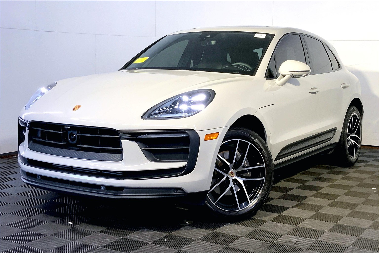 2023 Porsche Macan T