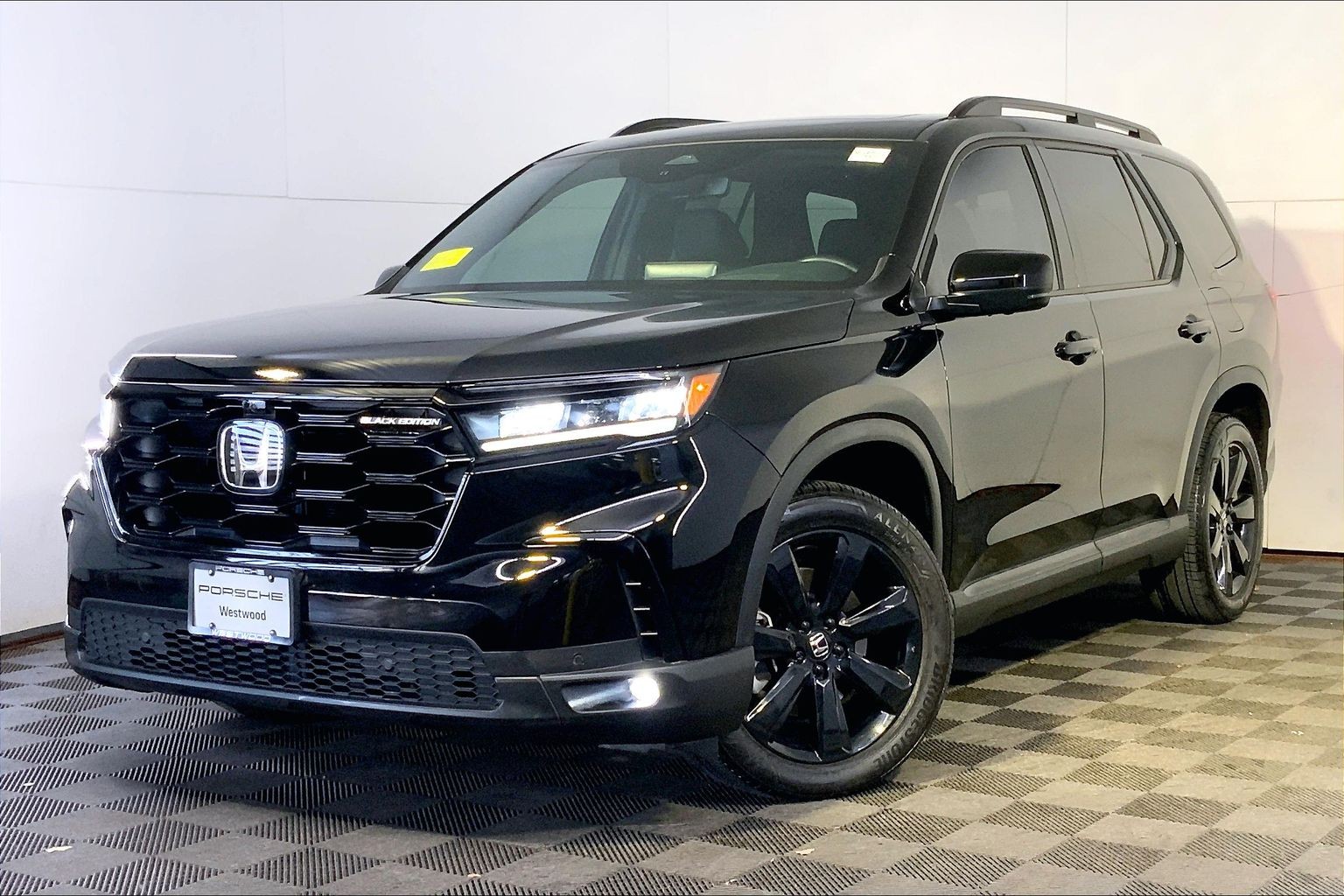 2025 Honda Pilot Black Edition's photo