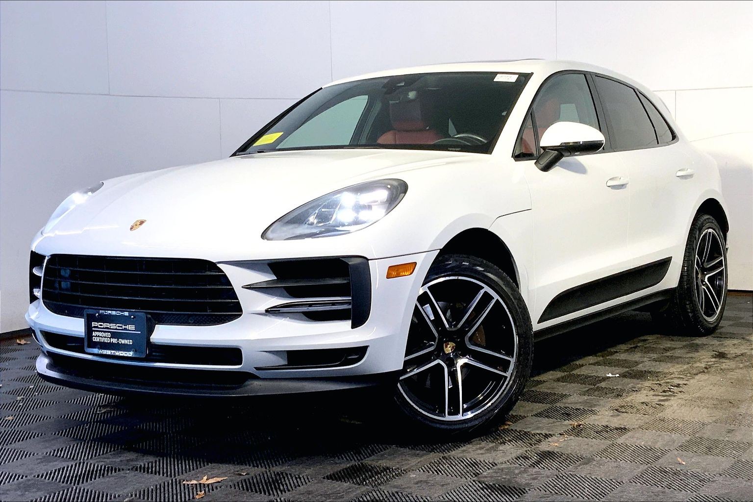 2020 Porsche Macan Base's photo