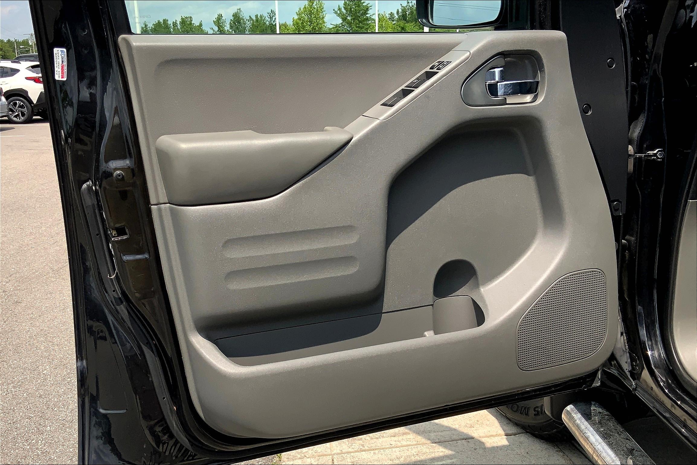 Frontier Crew Cab SV