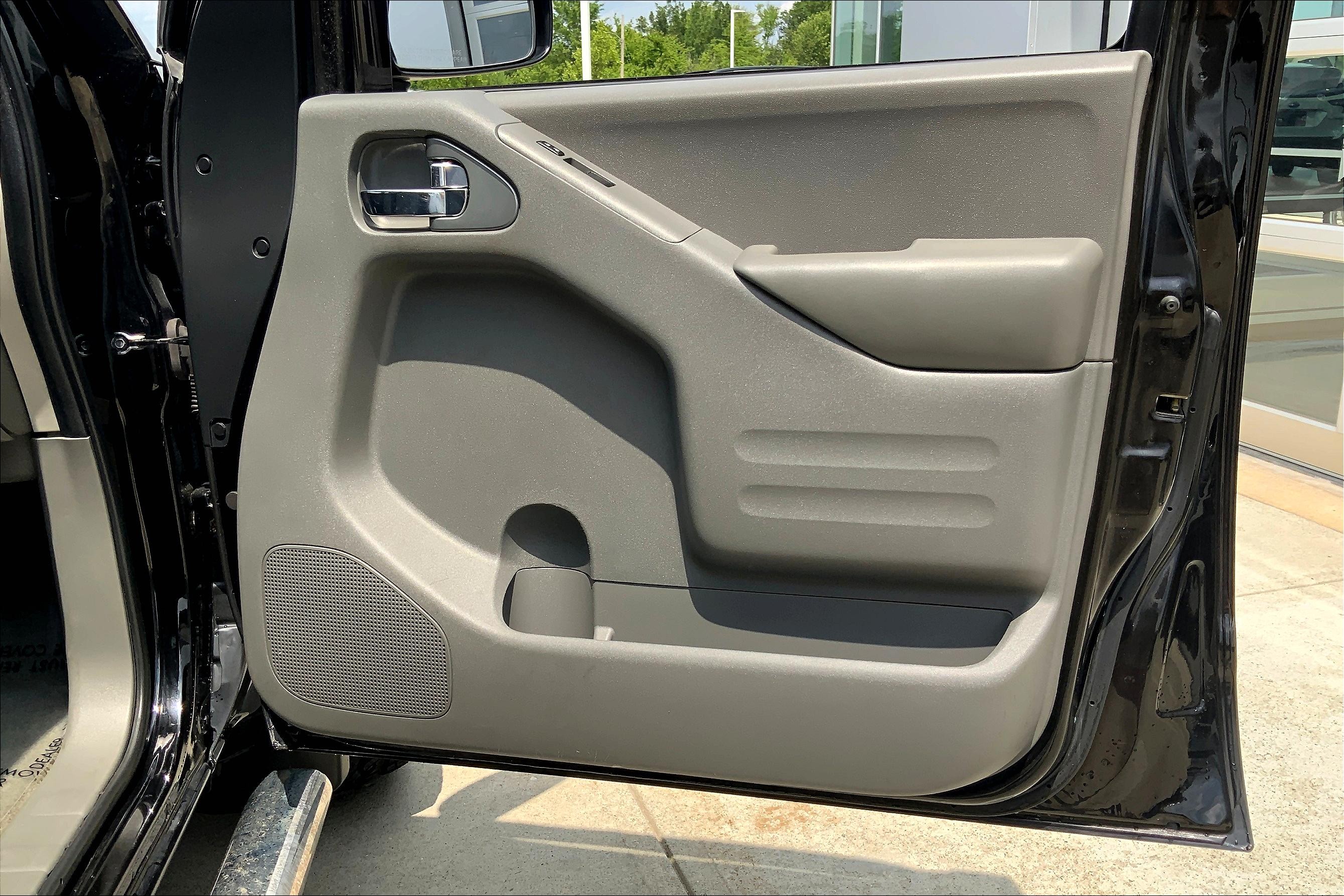 Frontier Crew Cab SV
