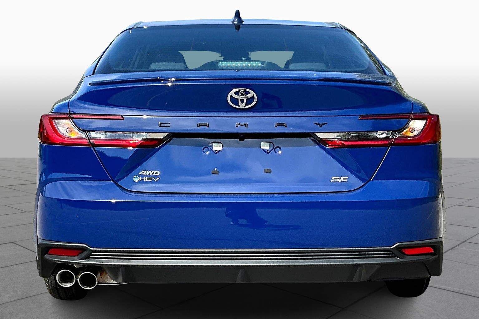2025 Toyota Camry Hybrid SE photo 3