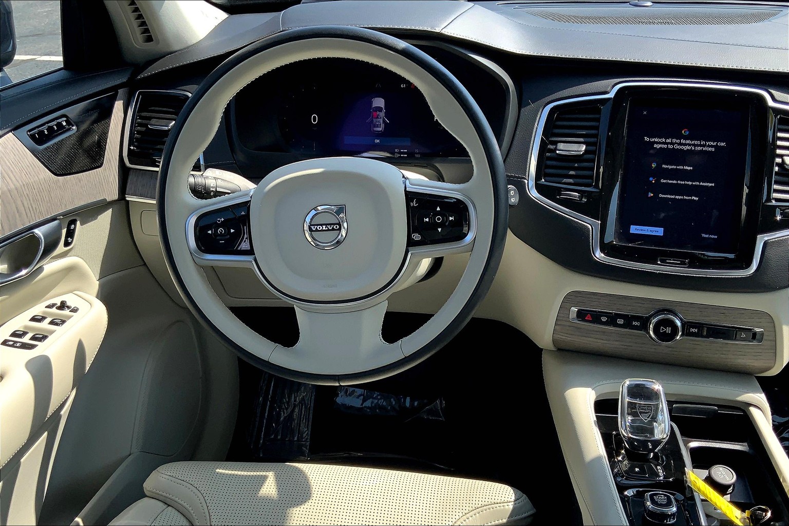 XC90 Plug-In Hybrid T8 Recharge Ultimate Bright Theme 7 Passenger