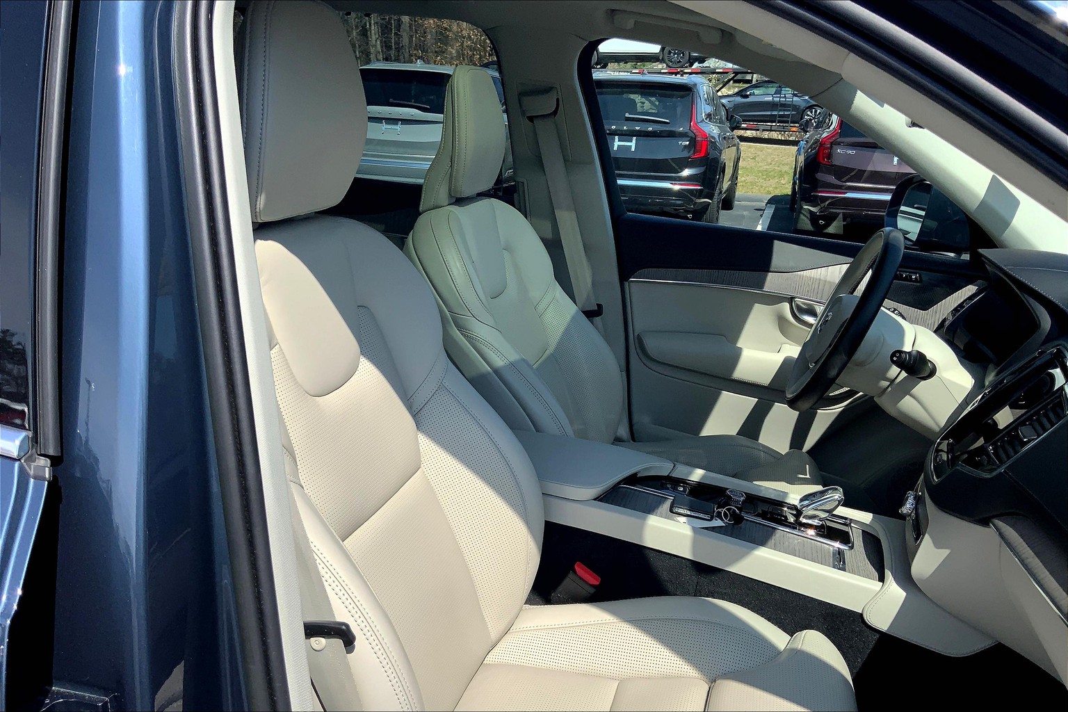 XC90 Plug-In Hybrid T8 Recharge Ultimate Bright Theme 7 Passenger
