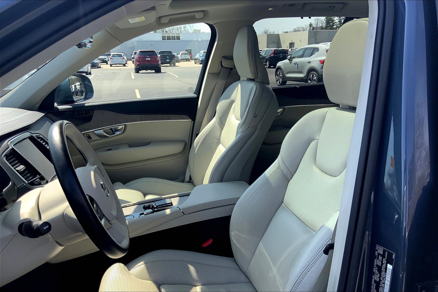 XC90 Plug-In Hybrid T8 Recharge Ultimate Bright Theme 7 Passenger