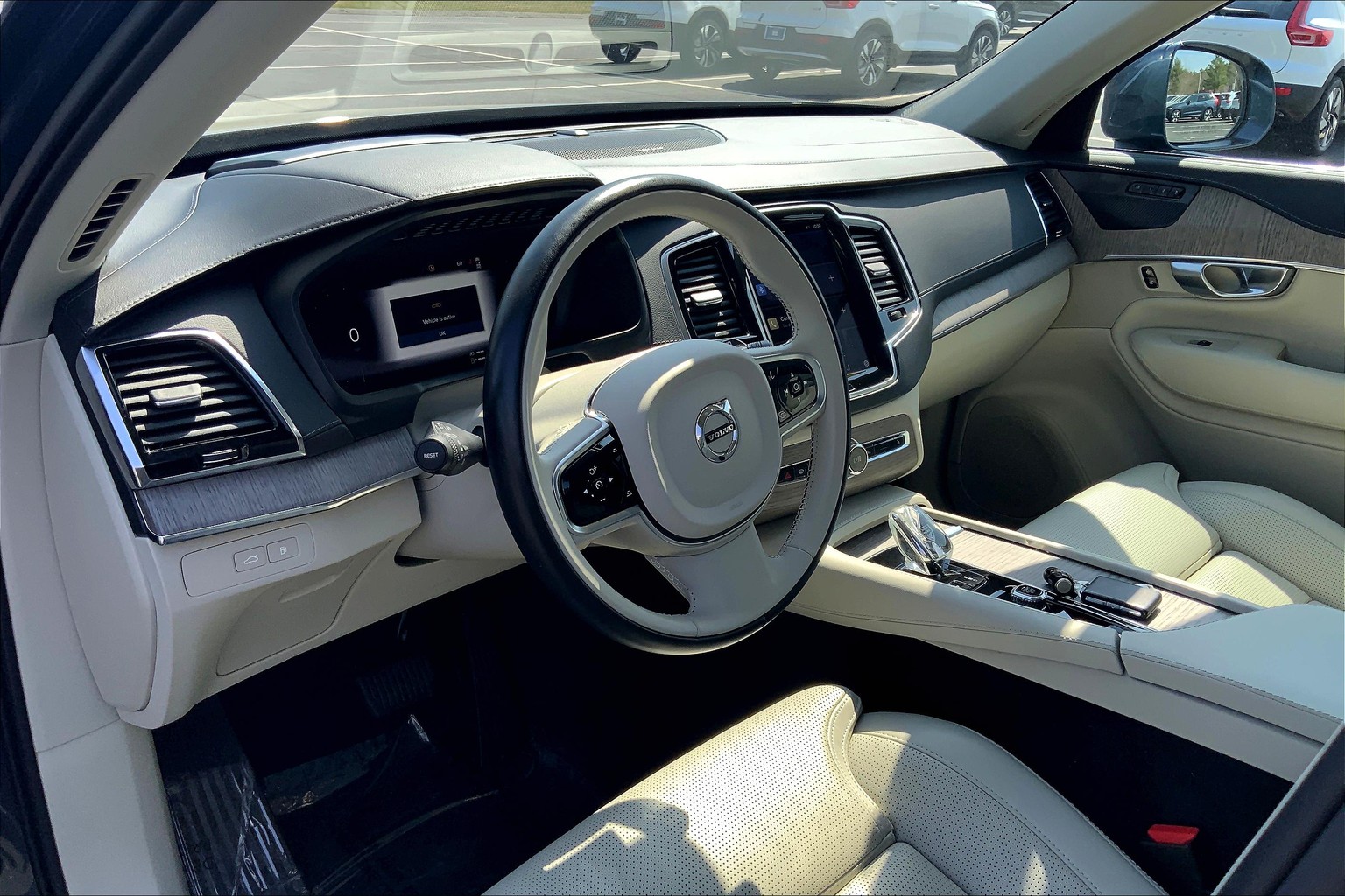 XC90 Plug-In Hybrid T8 Recharge Ultimate Bright Theme 7 Passenger