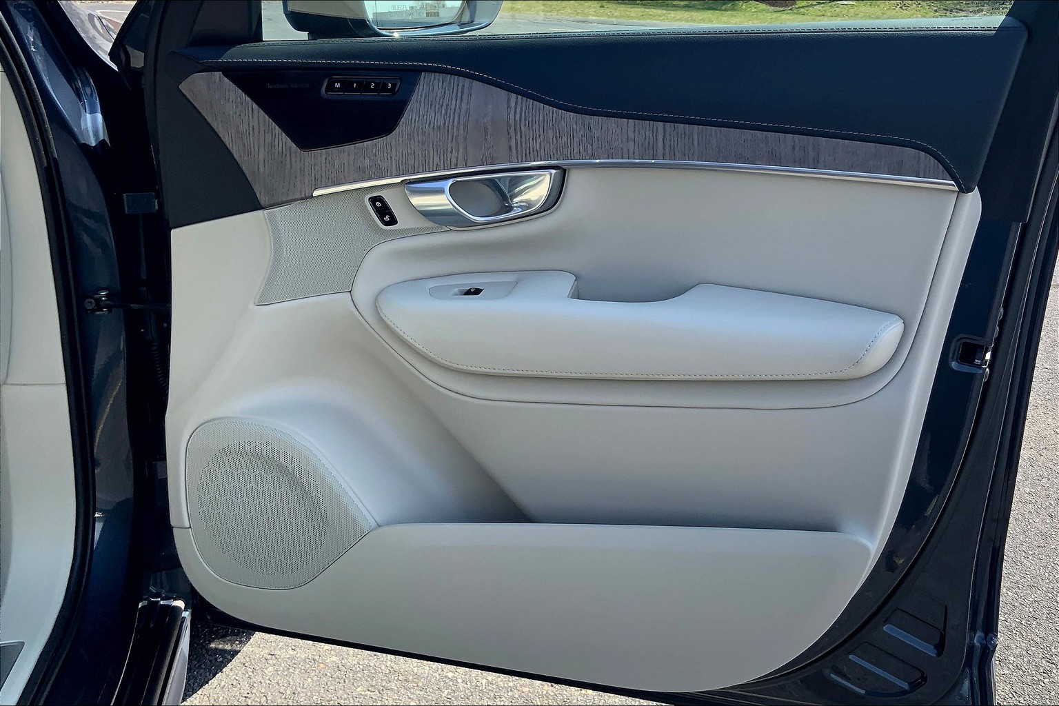 XC90 Plug-In Hybrid T8 Recharge Ultimate Bright Theme 7 Passenger
