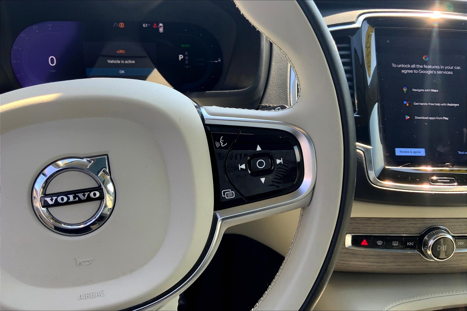 XC90 Plug-In Hybrid T8 Recharge Ultimate Bright Theme 7 Passenger
