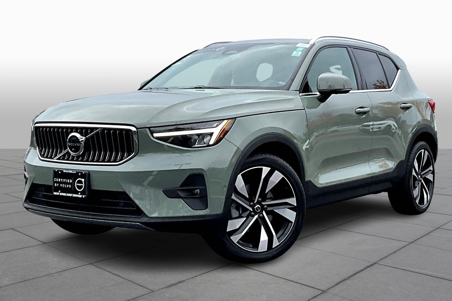 2023 Volvo XC40 Ultimate's photo