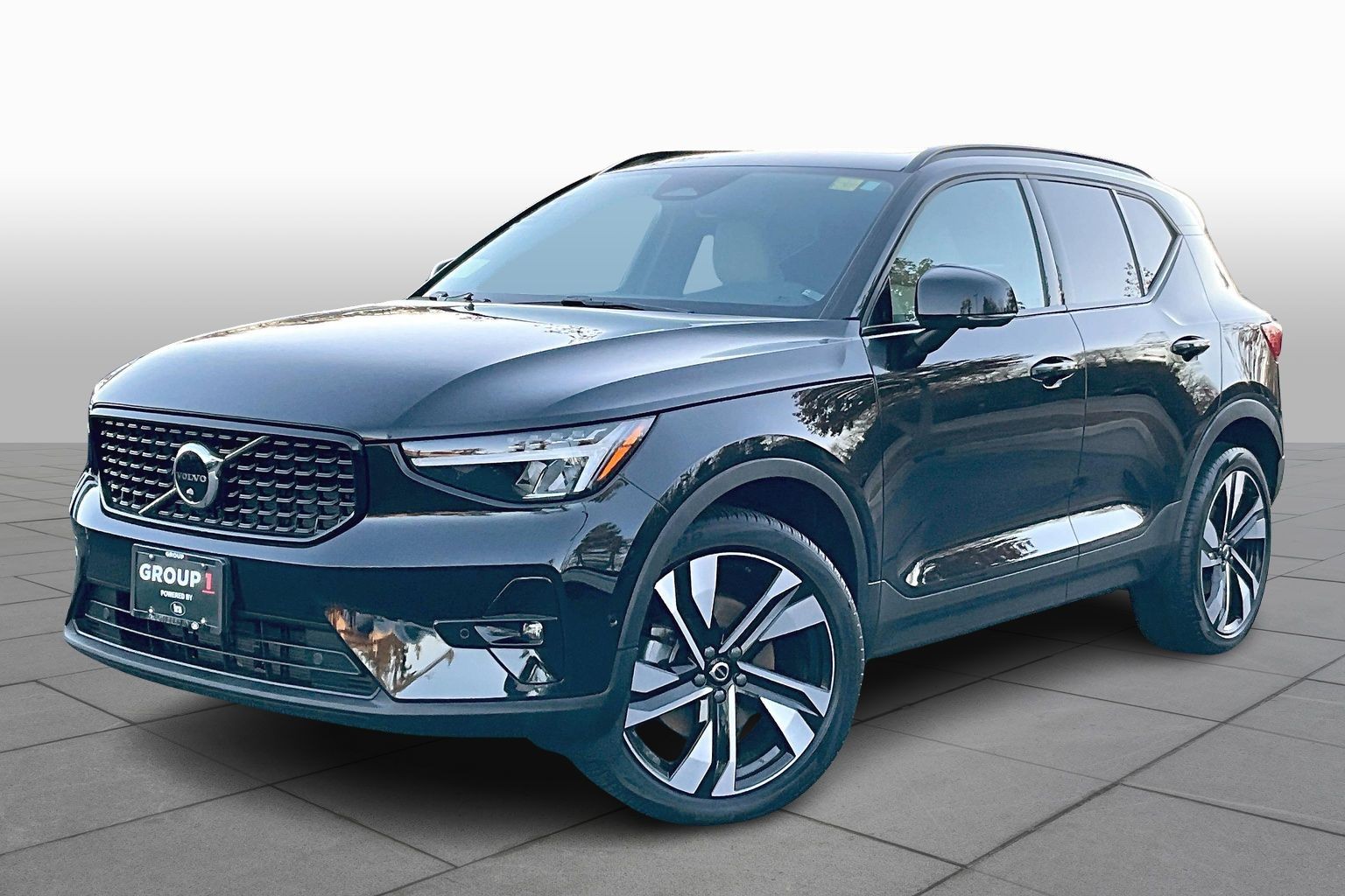 2023 Volvo XC40 Plus's photo