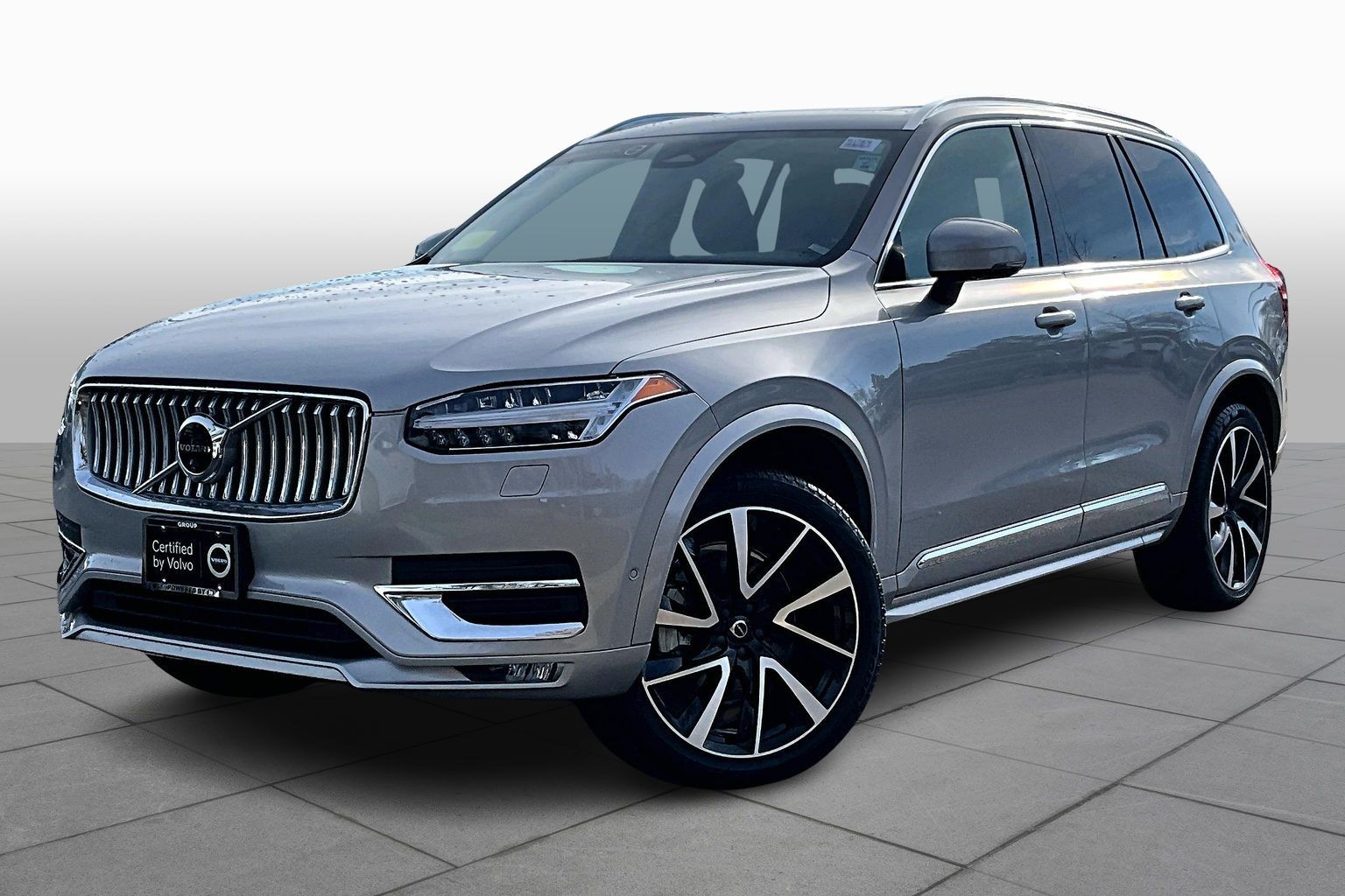 2024 Volvo XC90 Plus's photo