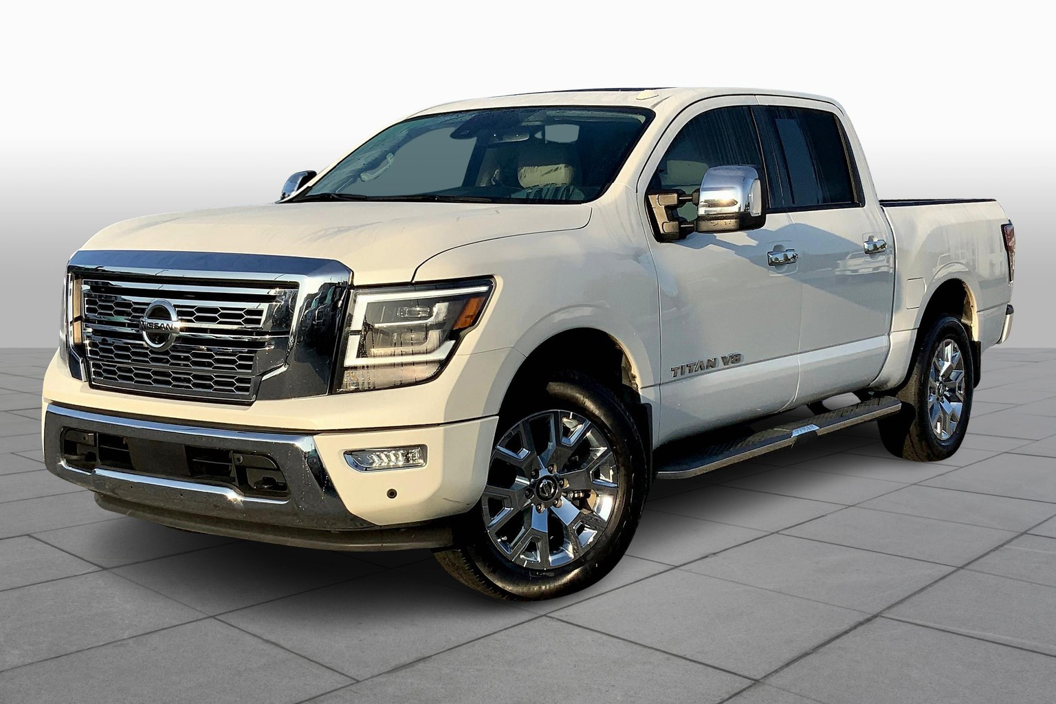 Titan Crew Cab SL