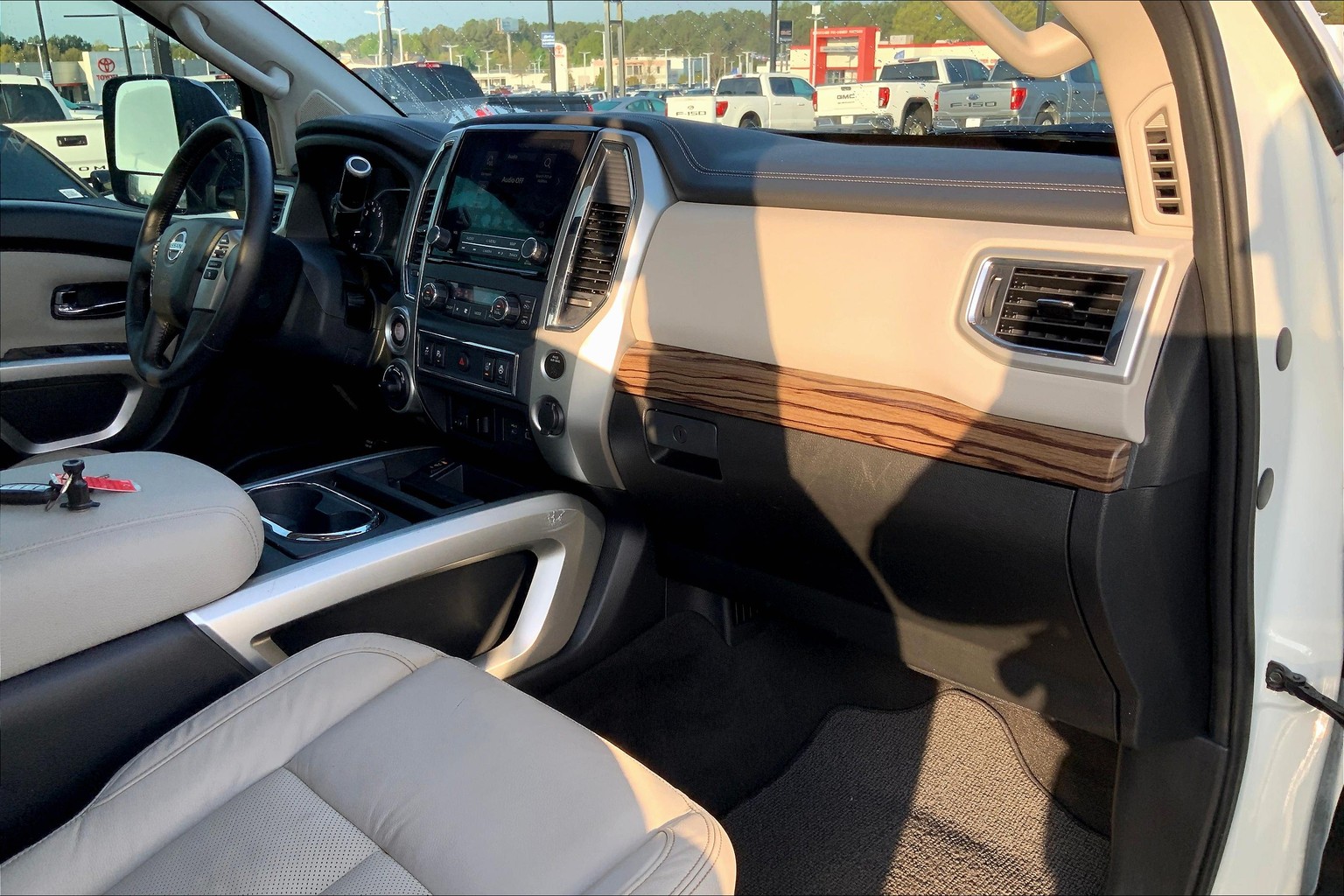 Titan Crew Cab SL