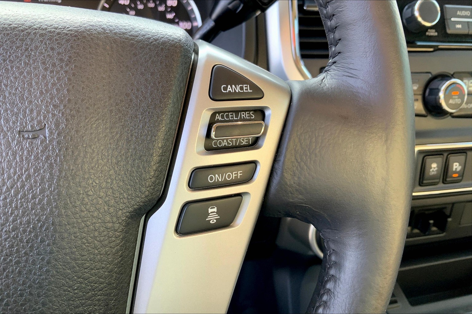 Titan Crew Cab SL
