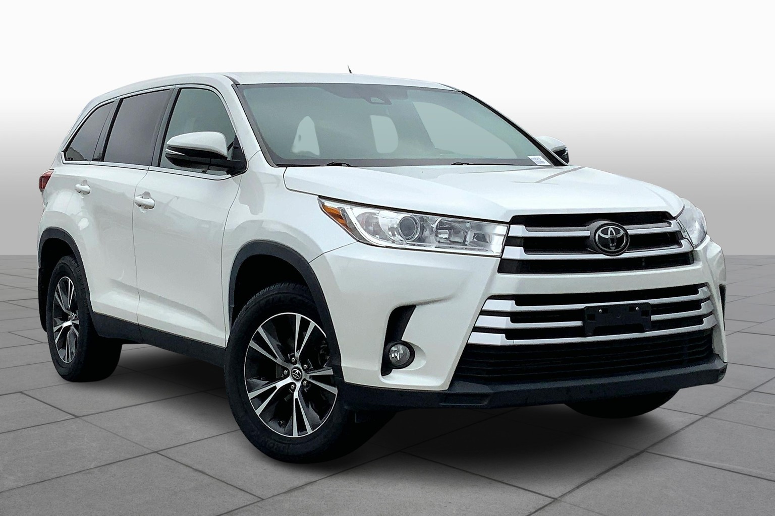 Used 2019 Toyota Highlander LE Plus with VIN 5TDBZRFH6KS920215 for sale in Columbus, GA