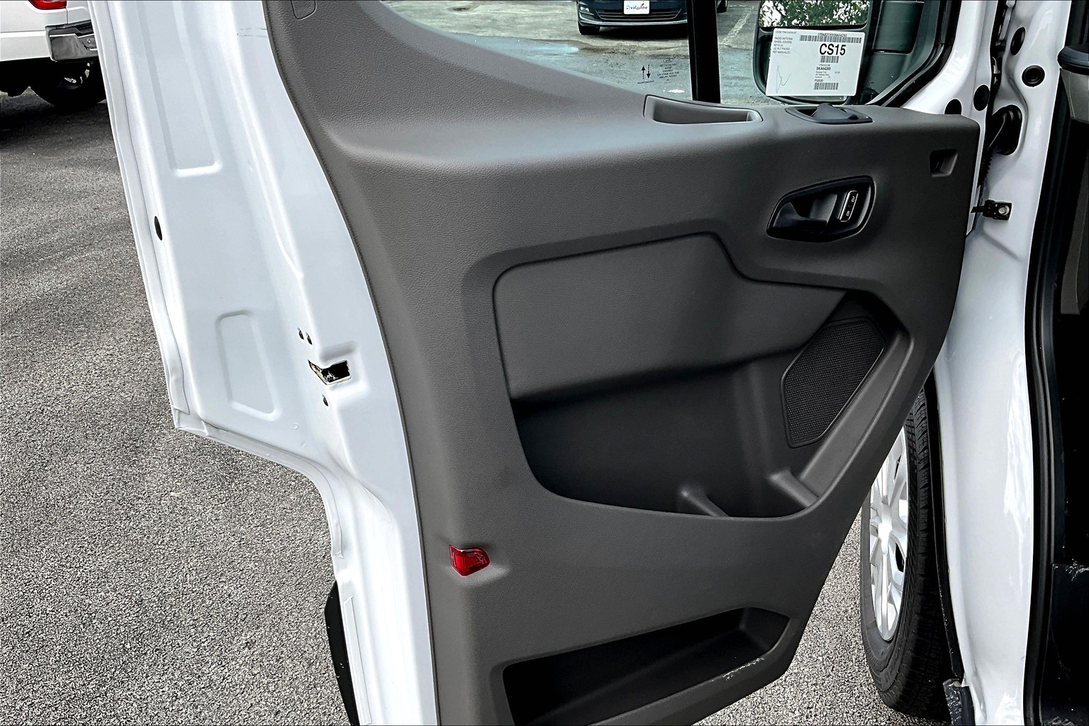 Transit Passenger Van 350 XLT Medium Roof w/148" WB