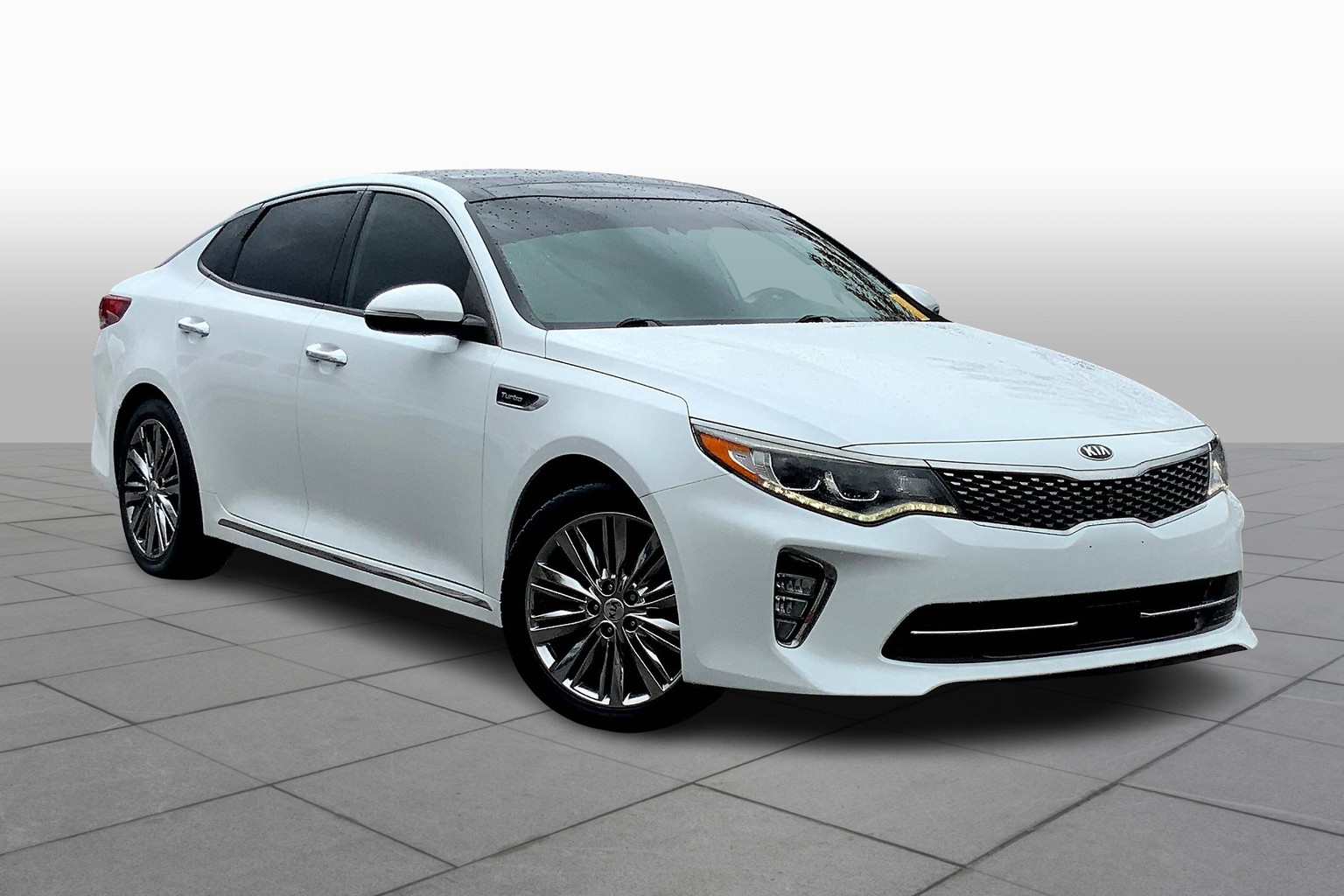 Certified 2018 Kia Optima SX with VIN 5XXGV4L23JG190302 for sale in Kansas City