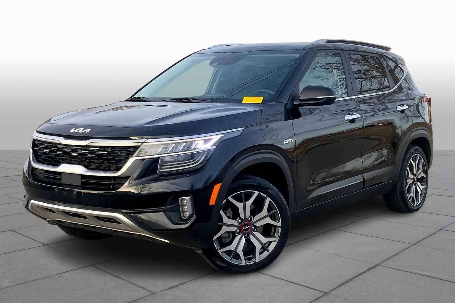 2022 Kia Seltos SX's photo