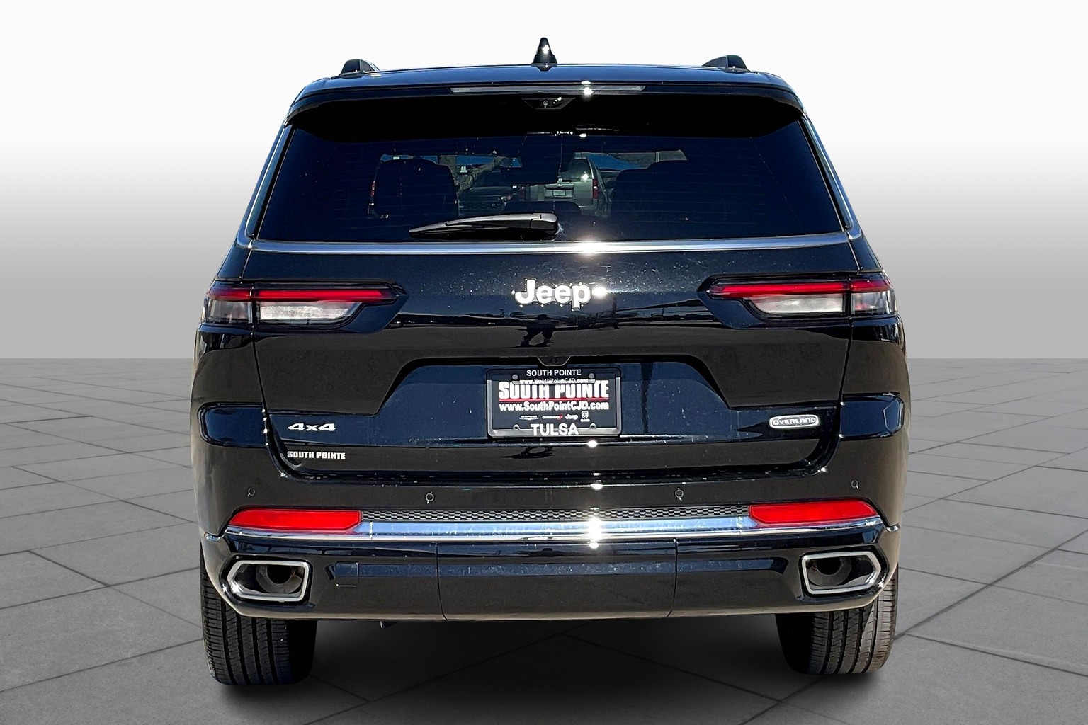2025 Jeep Grand Cherokee Overland photo 4