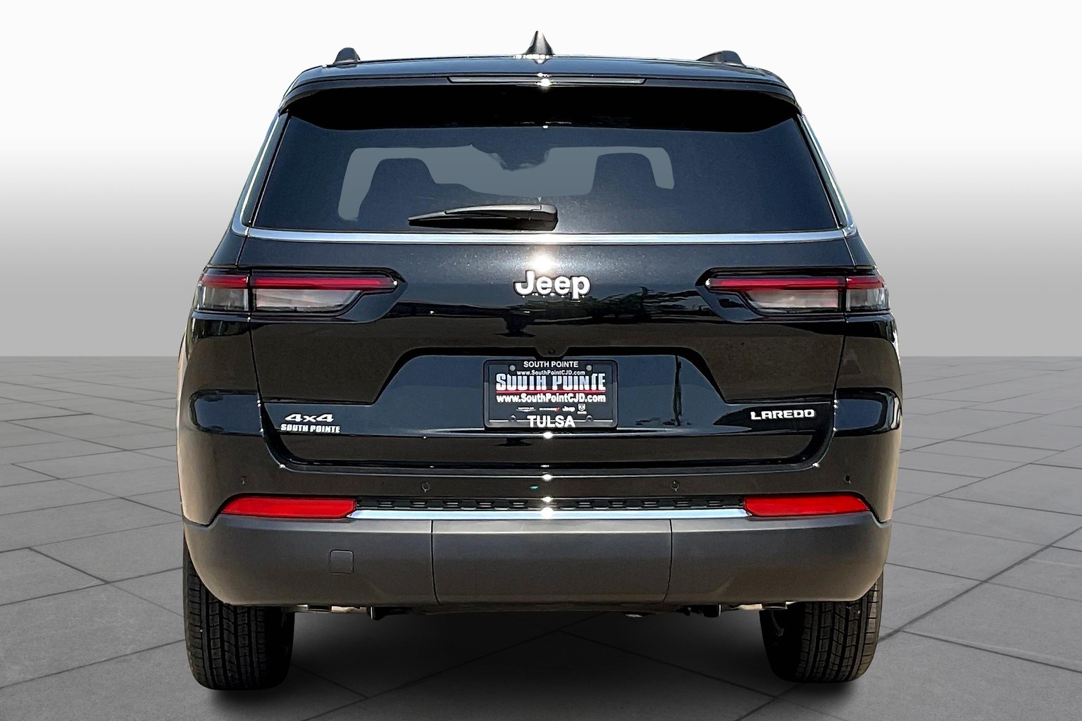 2025 Jeep Grand Cherokee Laredo X photo 4
