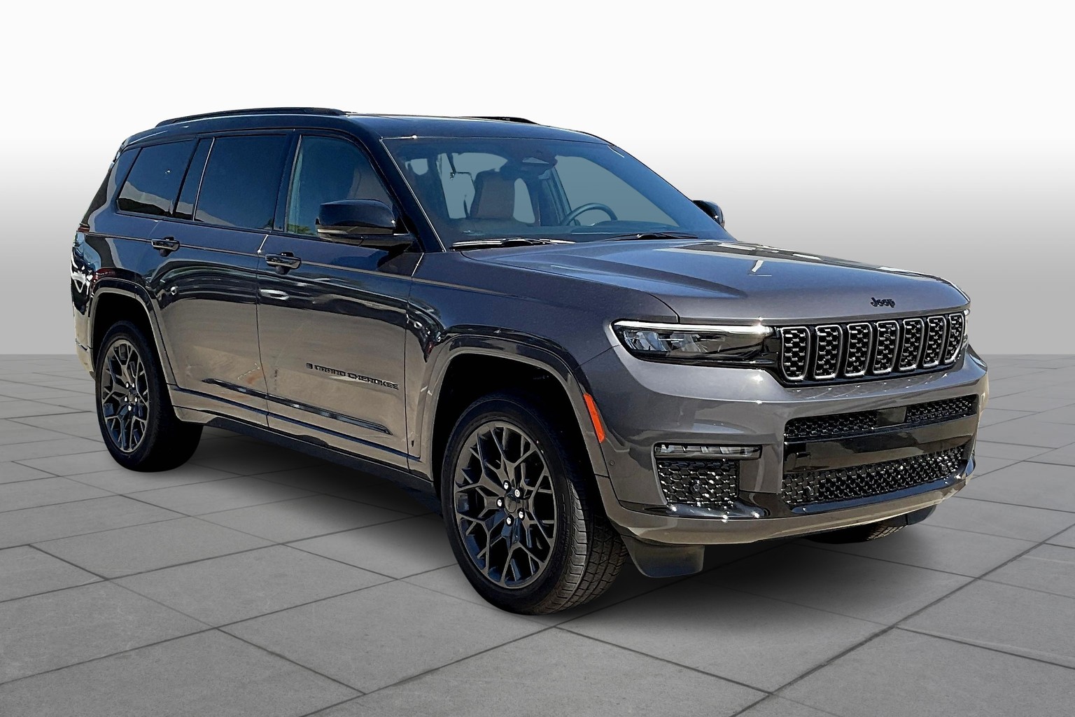 2025 Jeep Grand Cherokee L Summit photo 2