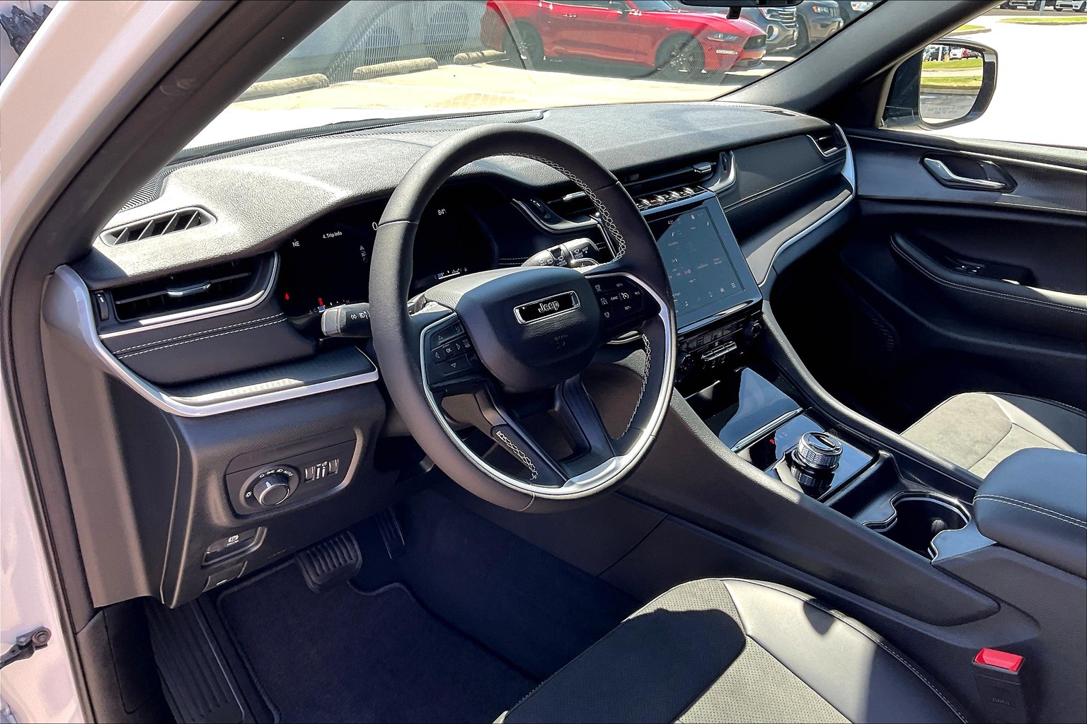 2025 Jeep Grand Cherokee Altitude X photo 8
