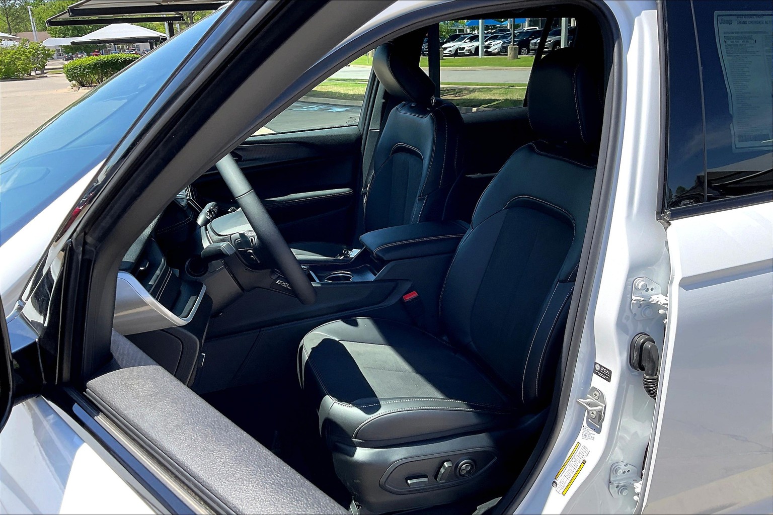 2025 Jeep Grand Cherokee Altitude X photo 9