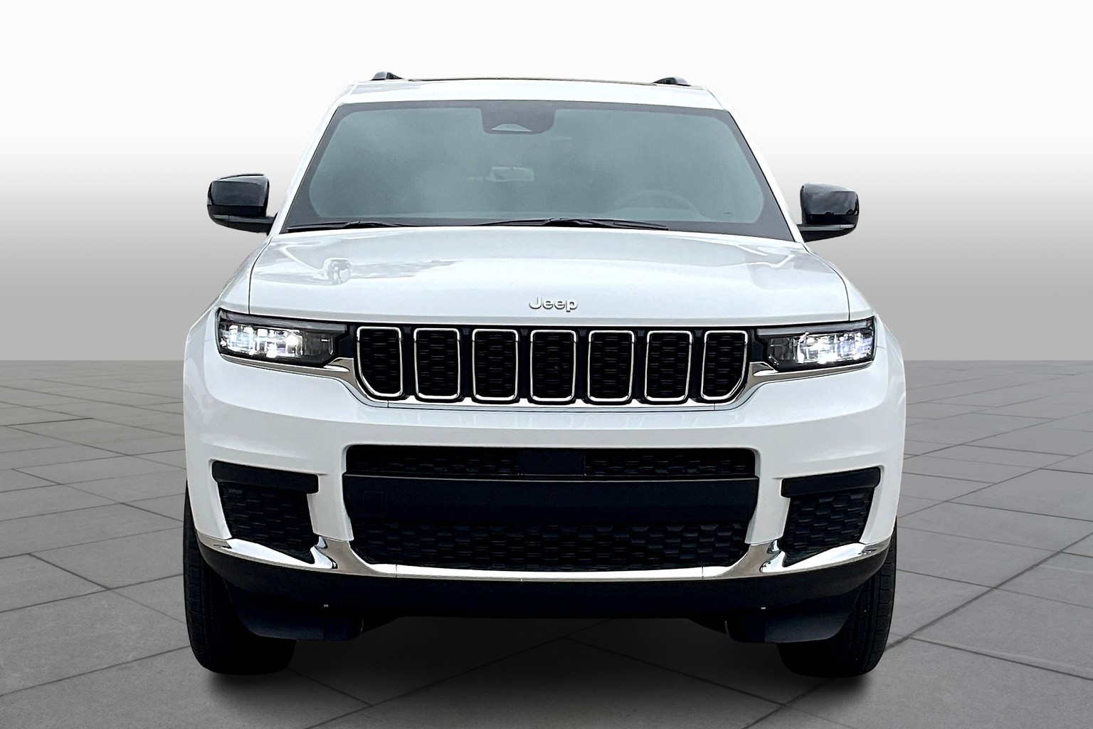 2025 Jeep Grand Cherokee Laredo X photo 3