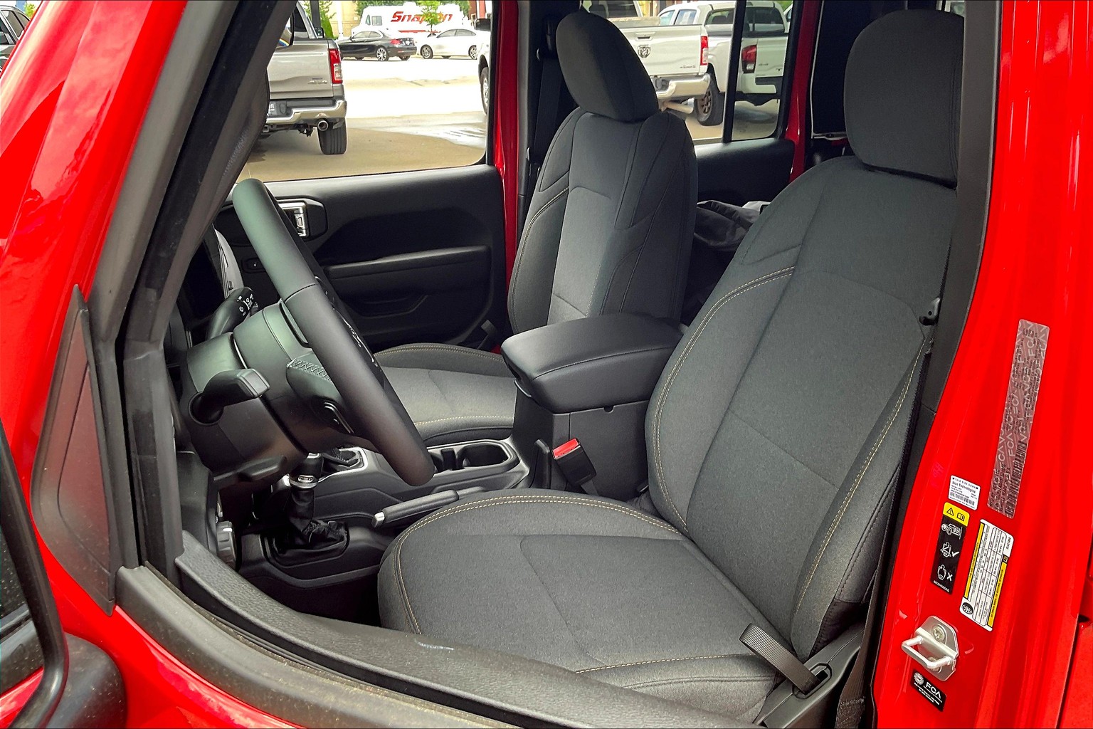 2025 Jeep Gladiator Willys photo 4