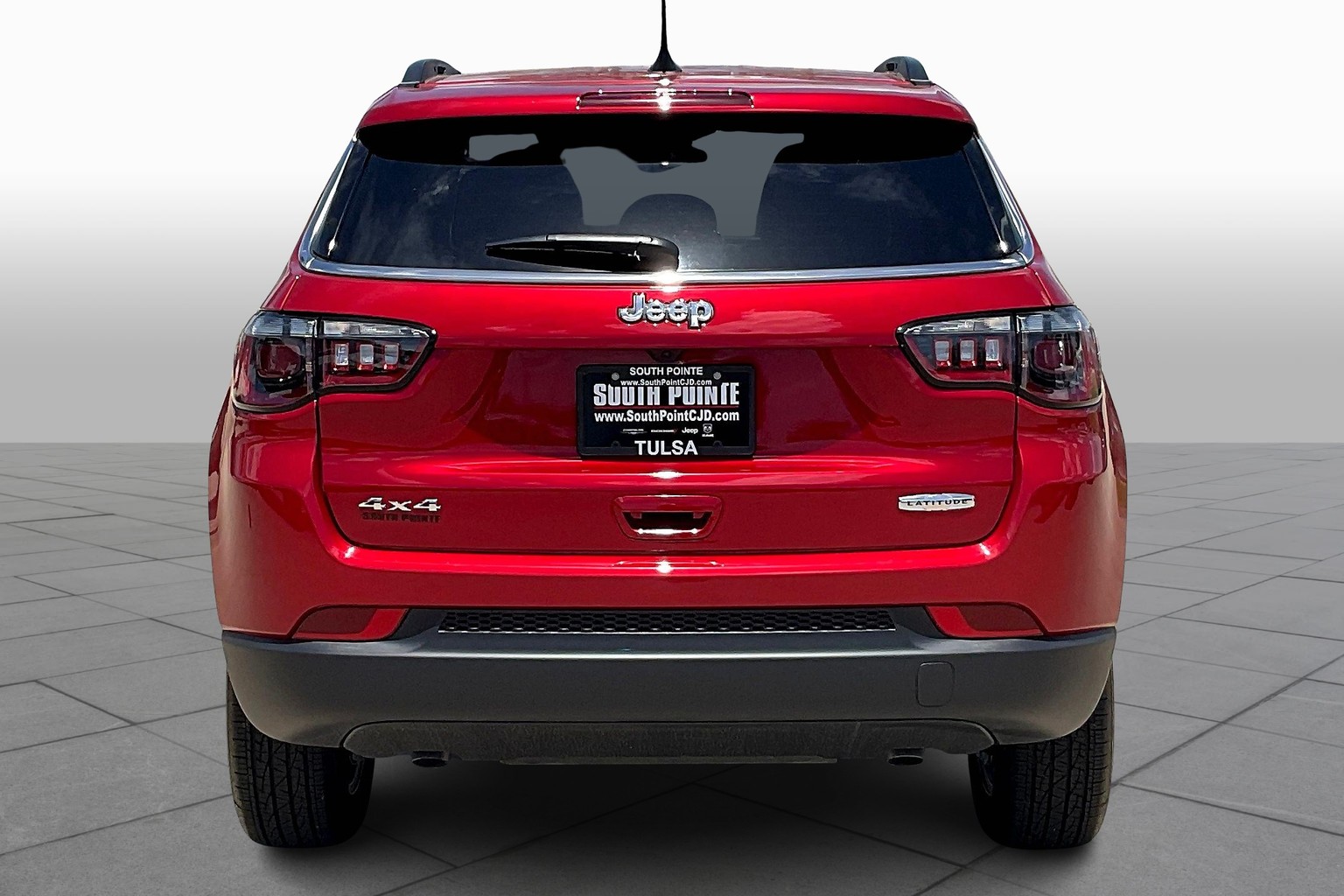 2025 Jeep Compass Latitude photo 3