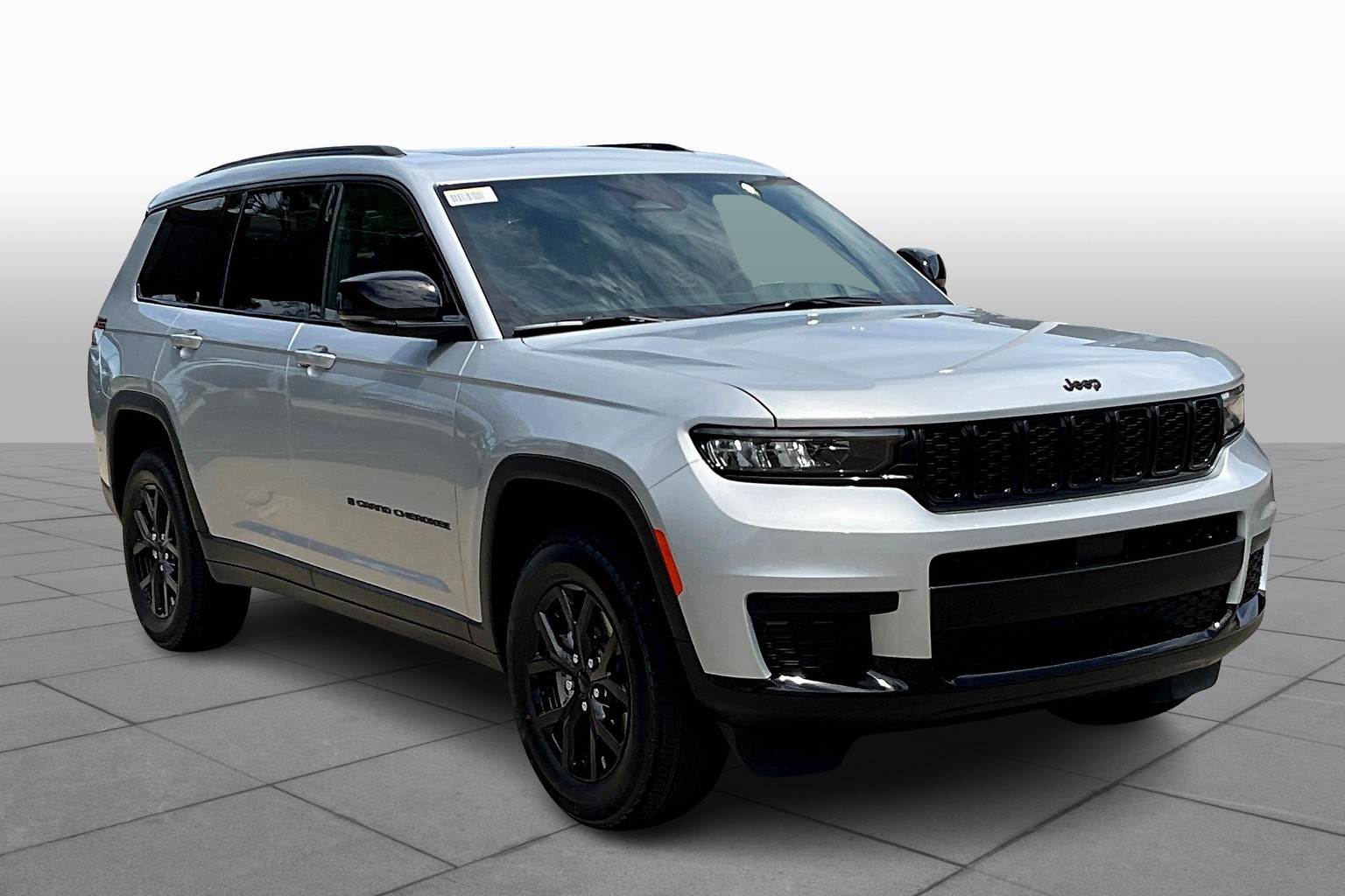 2025 Jeep Grand Cherokee Altitude X photo 2