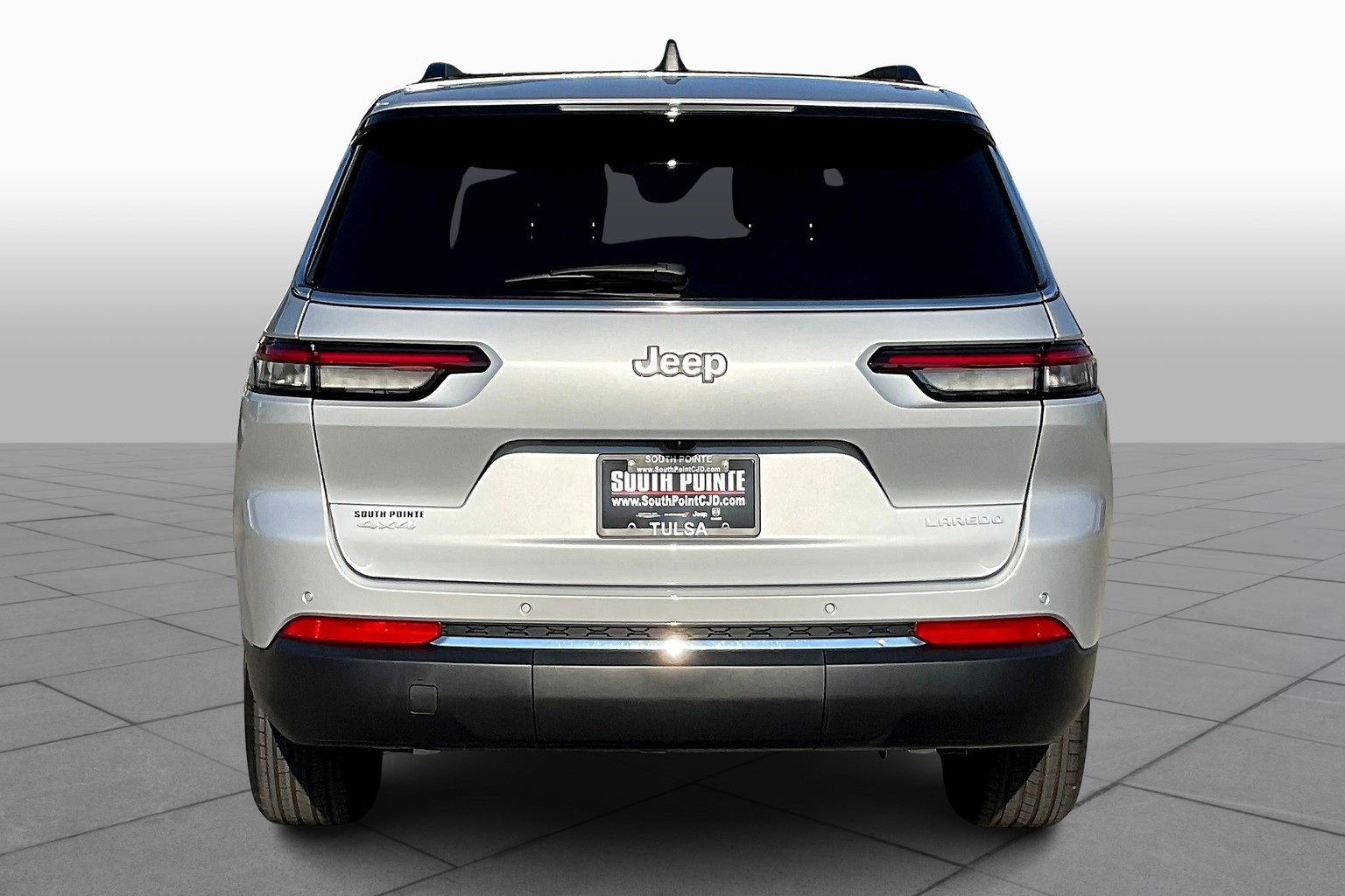 2025 Jeep Grand Cherokee Laredo Altitude photo 4