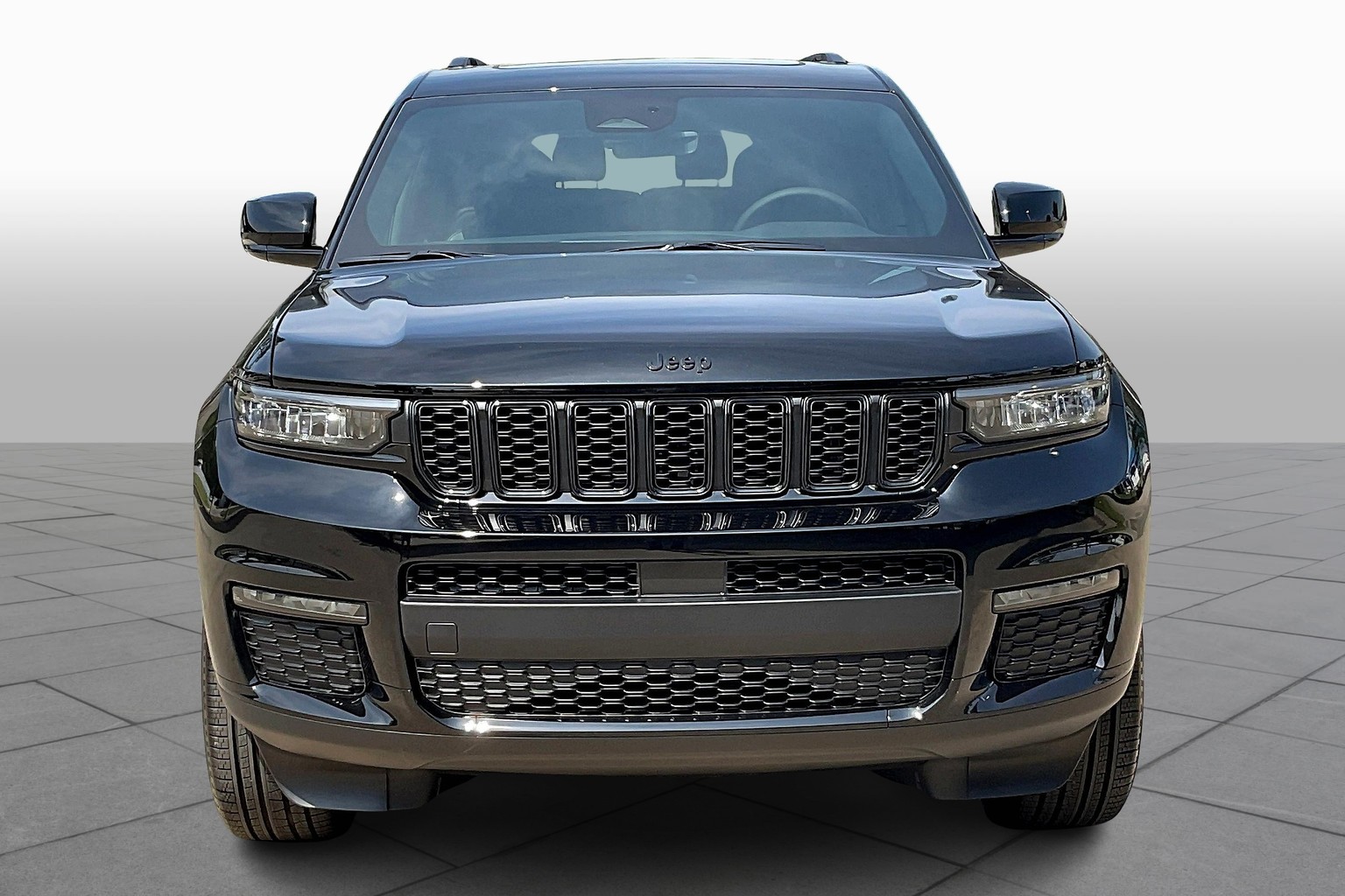 2025 Jeep Grand Cherokee Limited photo 3