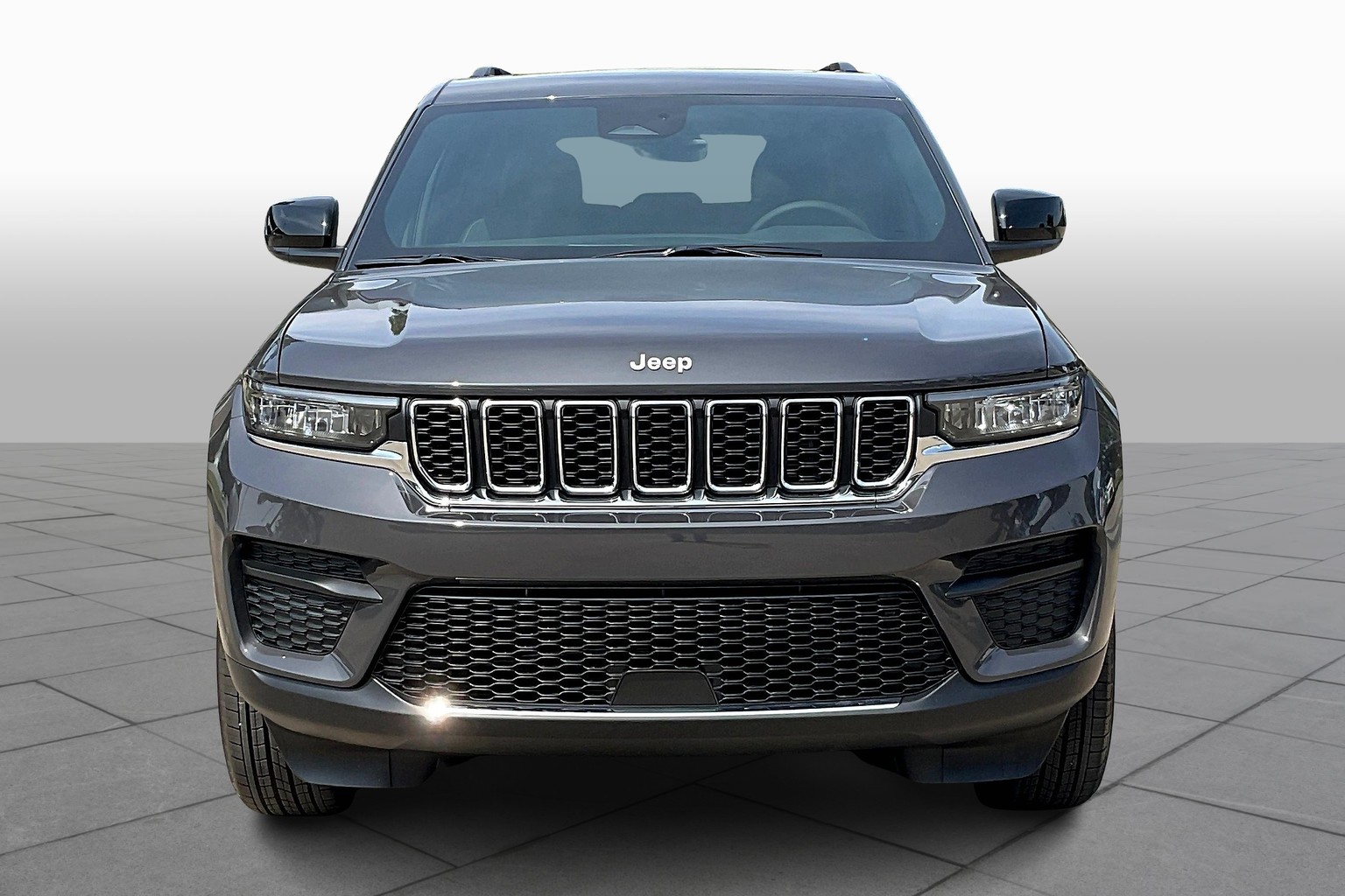 2025 Jeep Grand Cherokee Laredo X photo 3
