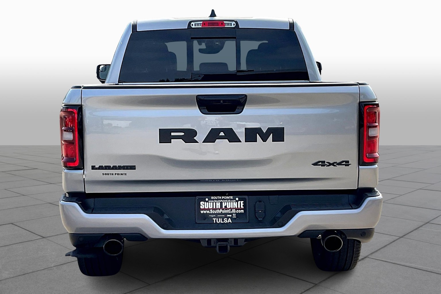 2026 Ram 1500 Laramie photo 4