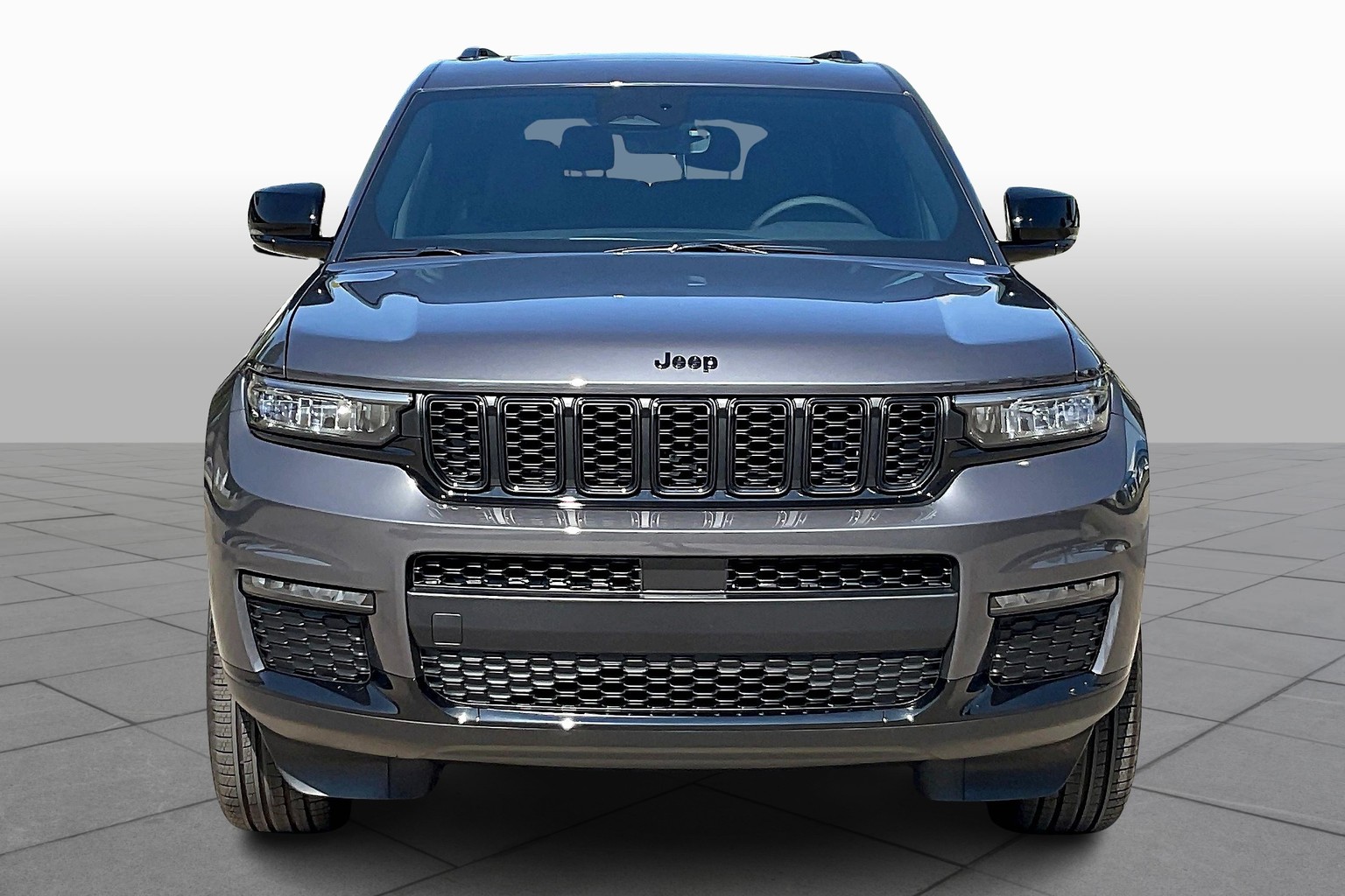 2025 Jeep Grand Cherokee Limited photo 3
