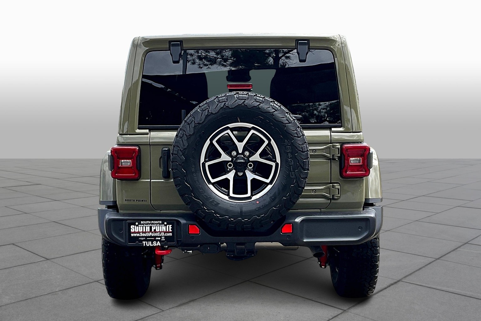 2025 Jeep Wrangler Rubicon photo 4