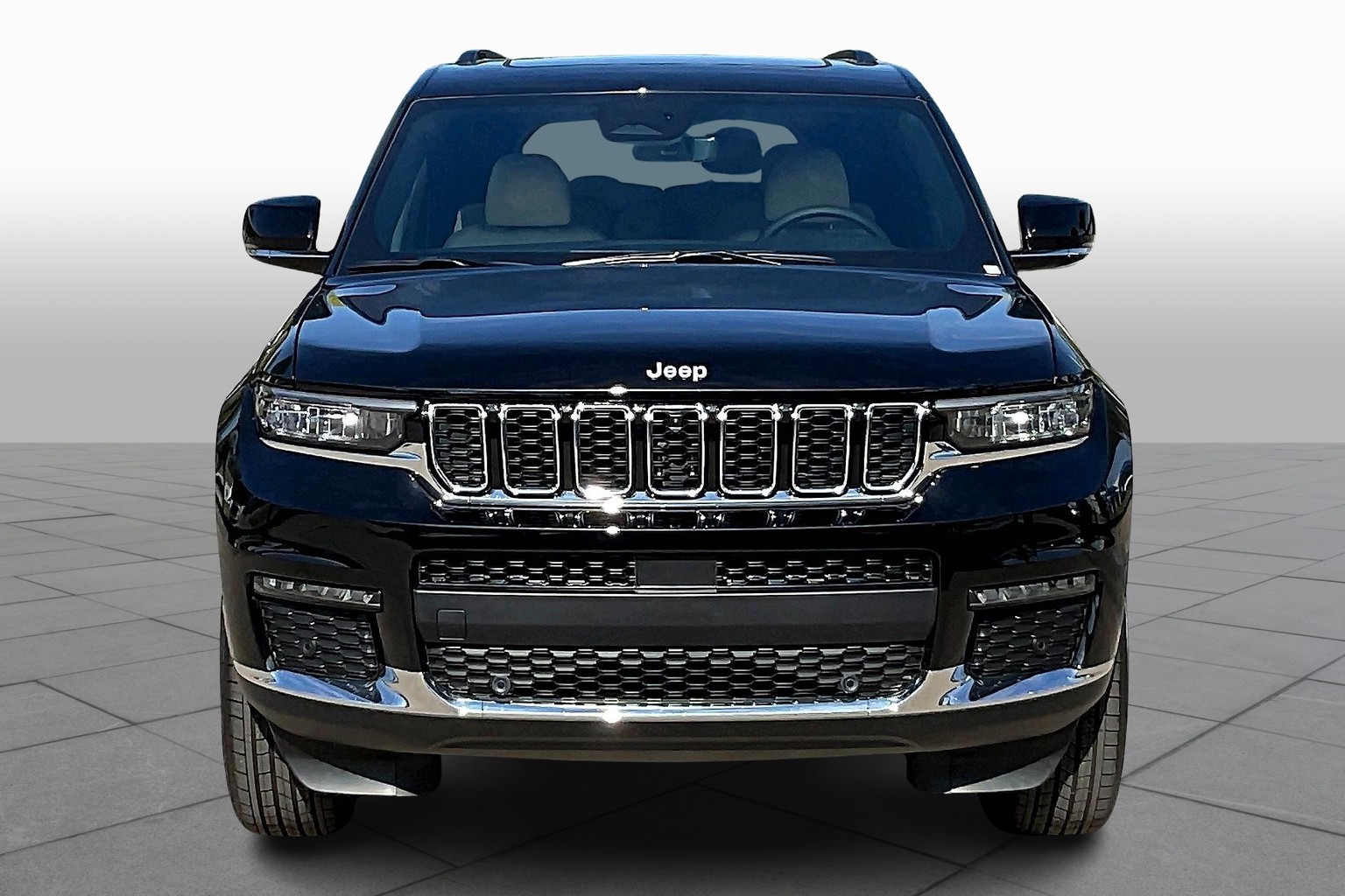 2025 Jeep Grand Cherokee Limited photo 3