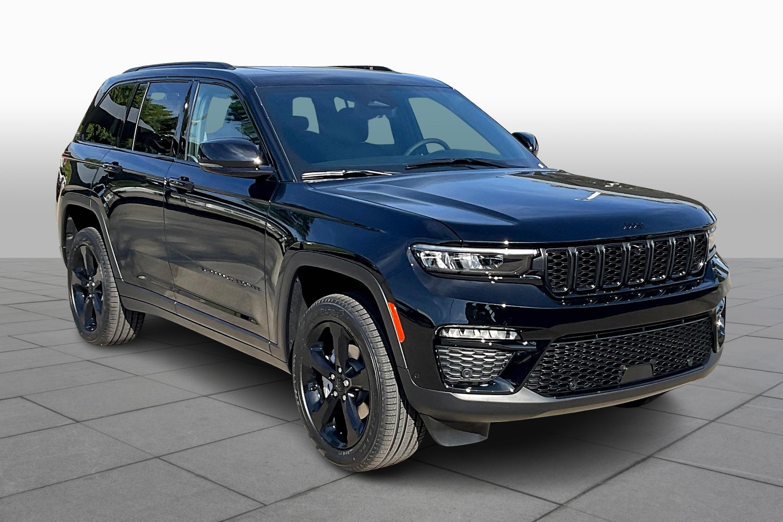 2025 Jeep Grand Cherokee Limited photo 2