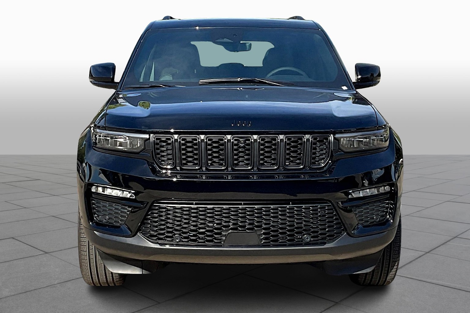 2025 Jeep Grand Cherokee Limited photo 3