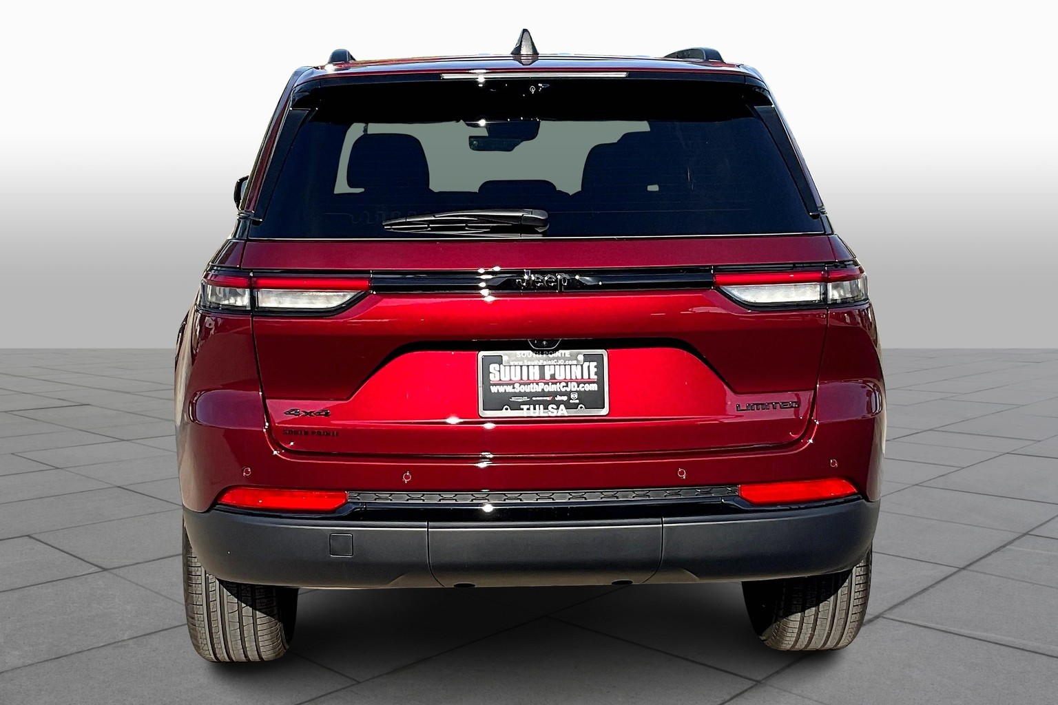 2025 Jeep Grand Cherokee Limited photo 4