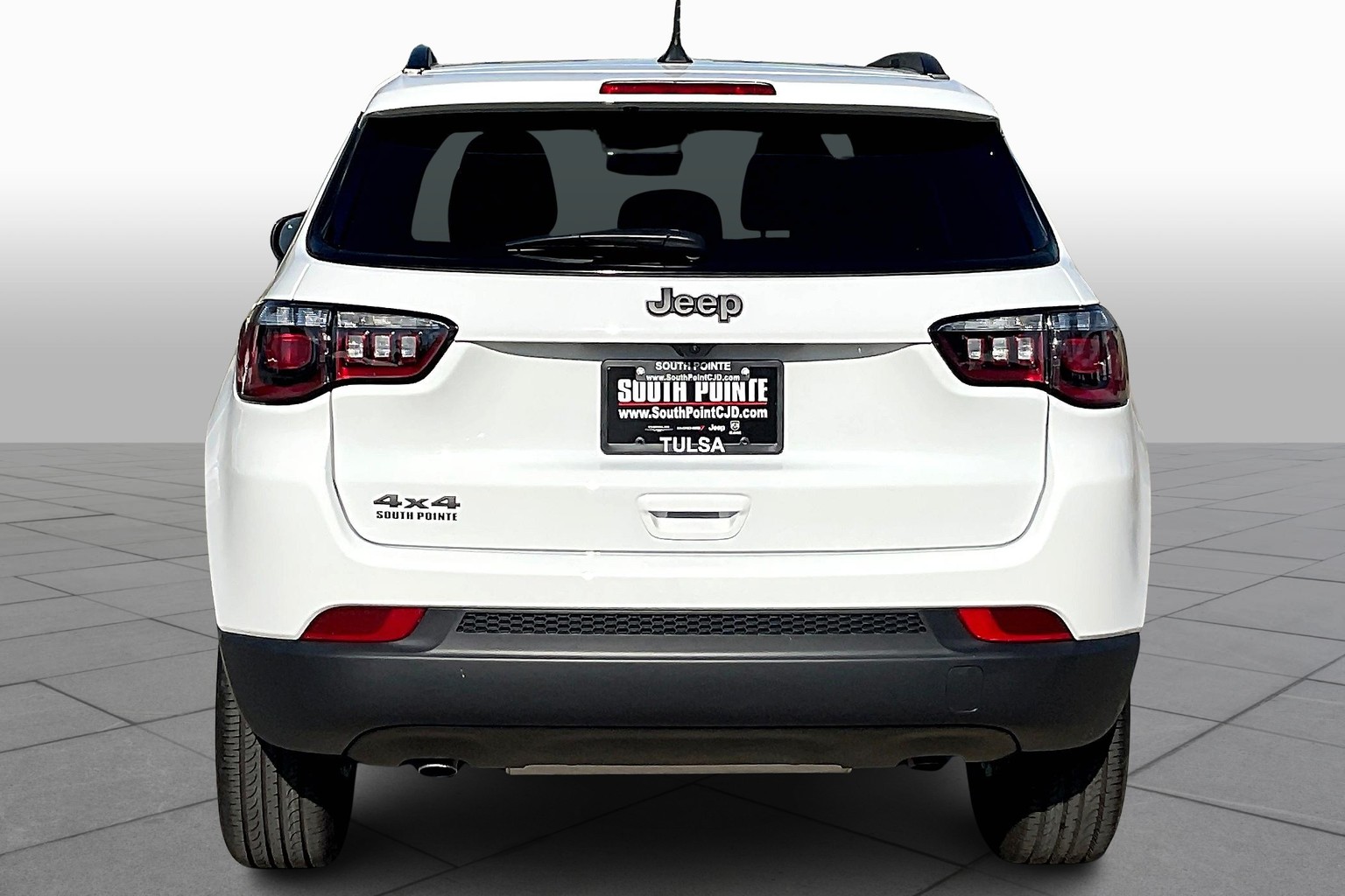 2026 Jeep Compass Latitude photo 4