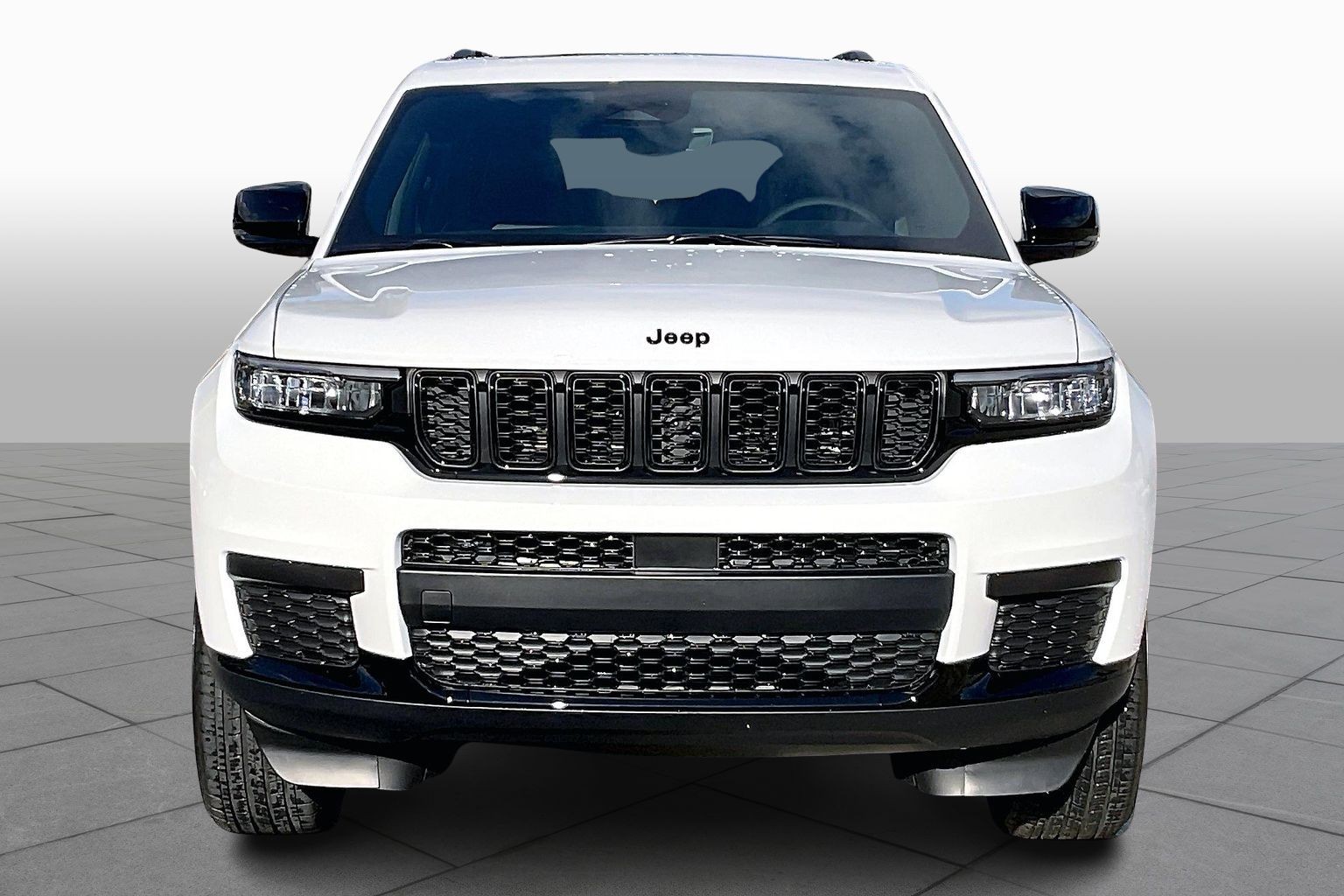 2025 Jeep Grand Cherokee Laredo Altitude photo 3