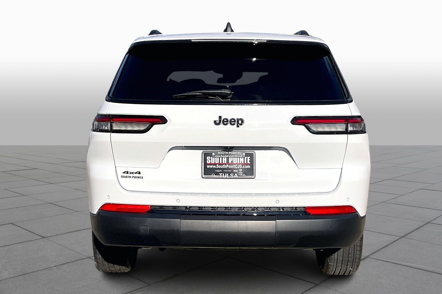 2025 Jeep Grand Cherokee Laredo Altitude photo 4