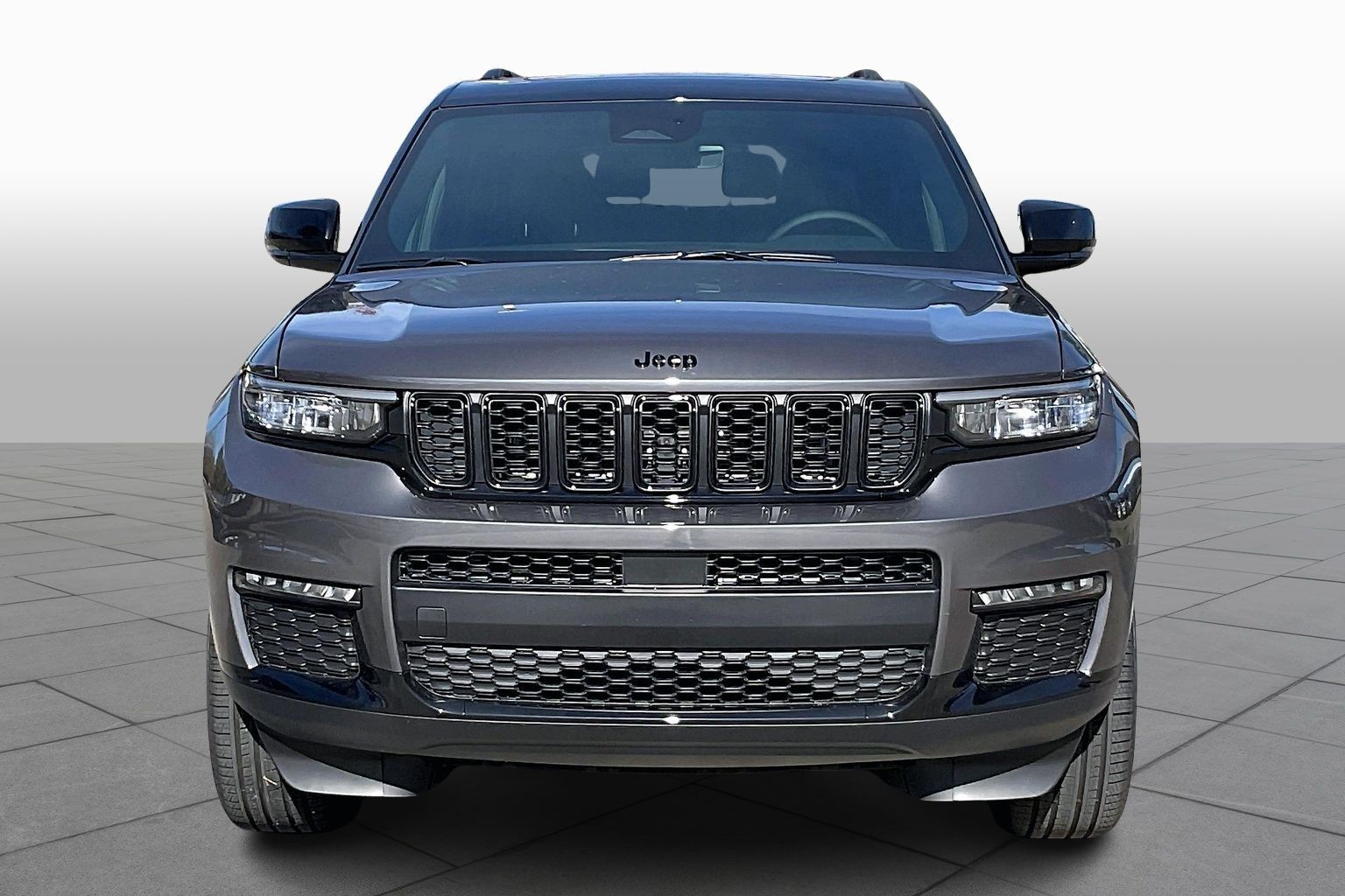 2025 Jeep Grand Cherokee Limited photo 3