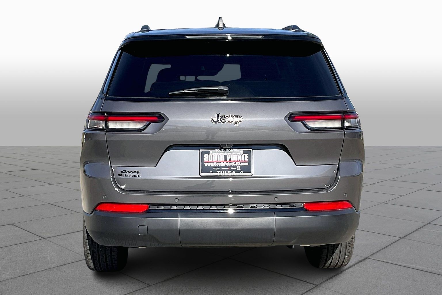 2025 Jeep Grand Cherokee Limited photo 4