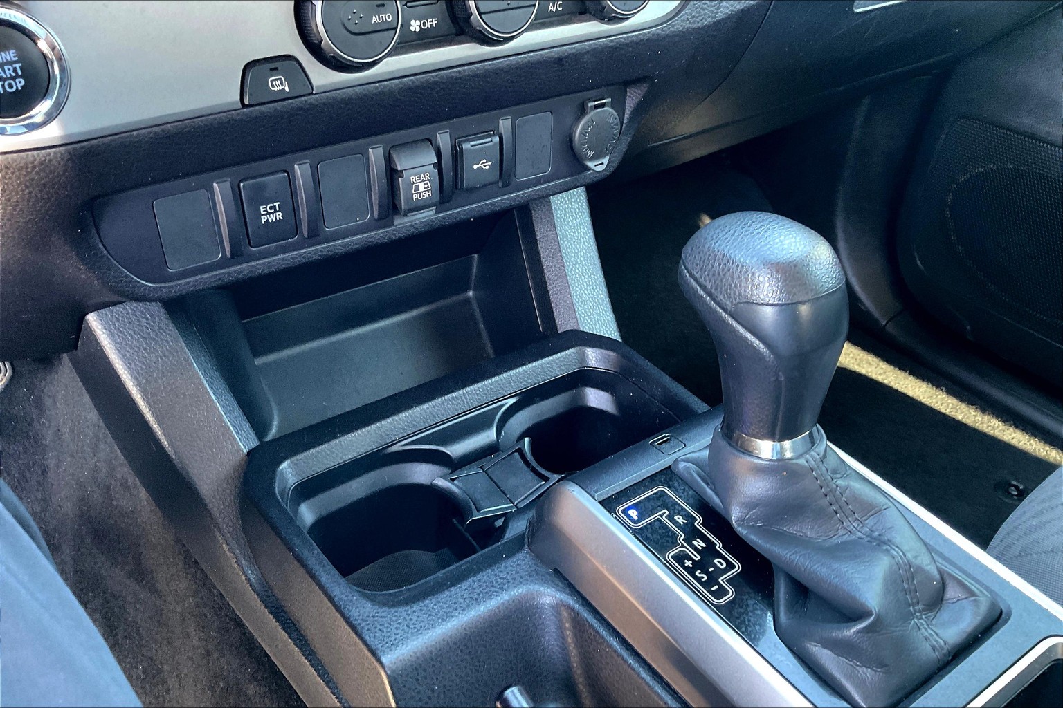 Tacoma Double Cab SR5