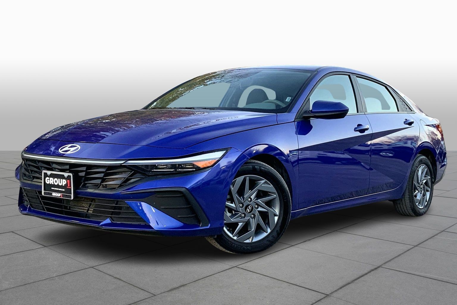 Used 2024 Hyundai Elantra SEL with VIN KMHLM4DG8RU804225 for sale in Sugar Land, TX