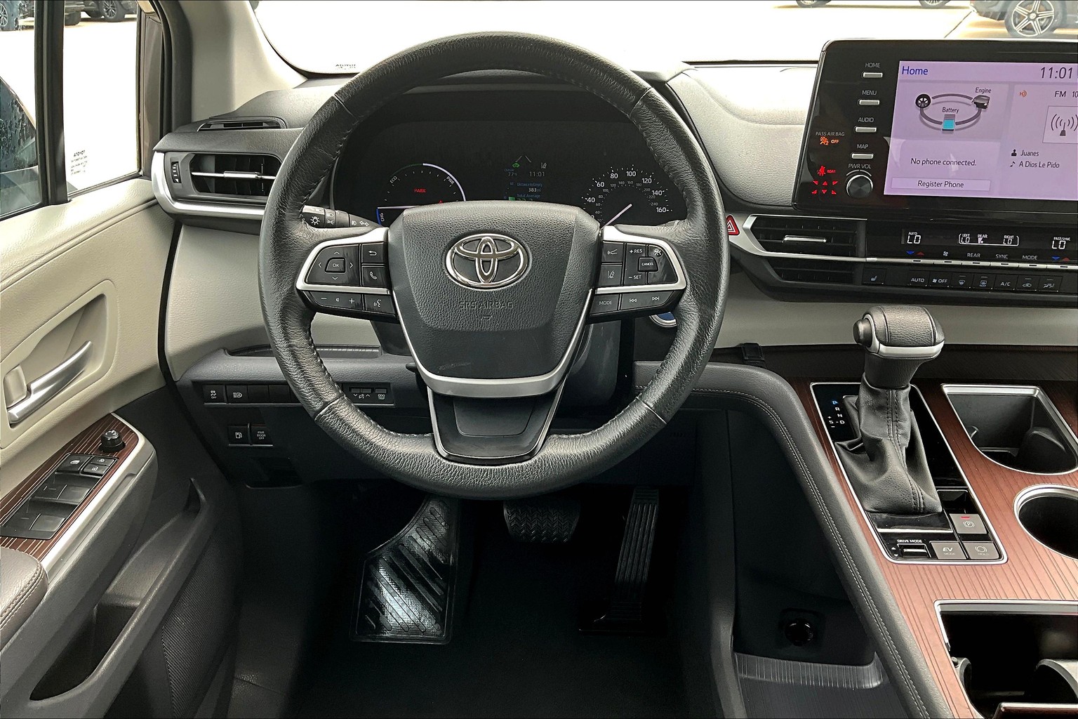 Sienna XLE 8-Passenger