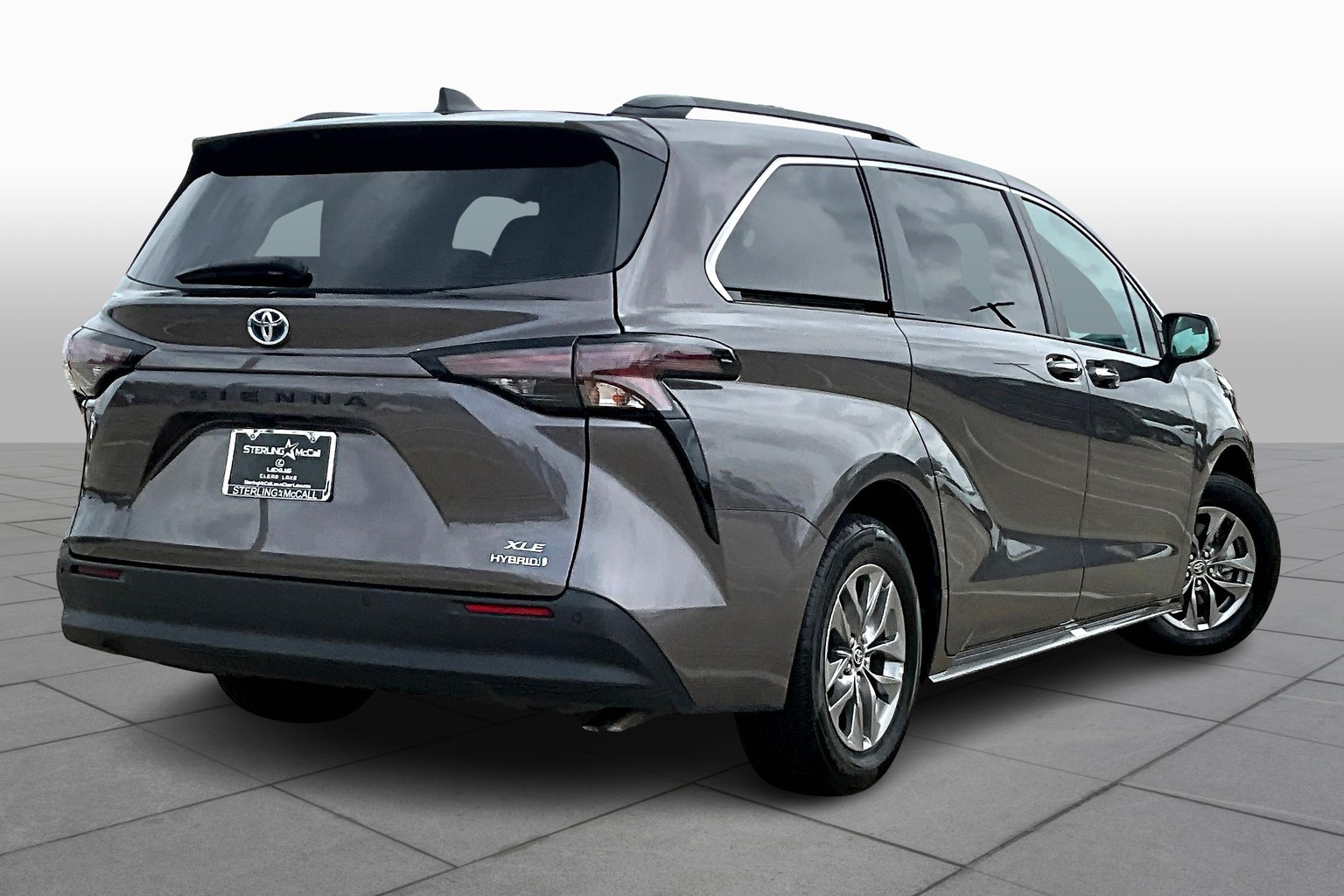 Sienna XLE 8-Passenger
